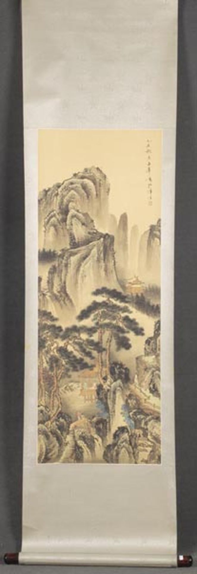 Seiden-Rollbild. Asien. Bunt bemalt mit Landschaft, re./o./sign., 101 x 38 cm.