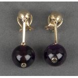 Paar Ohrringe. 14 ct Gelbgold, besetzt mit Amethyst.