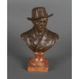 Carl Kauba (1865-1922). Porträtbüste Fürst Otto von Bismarck. Bronze, verso sign. / Marmorsockel,