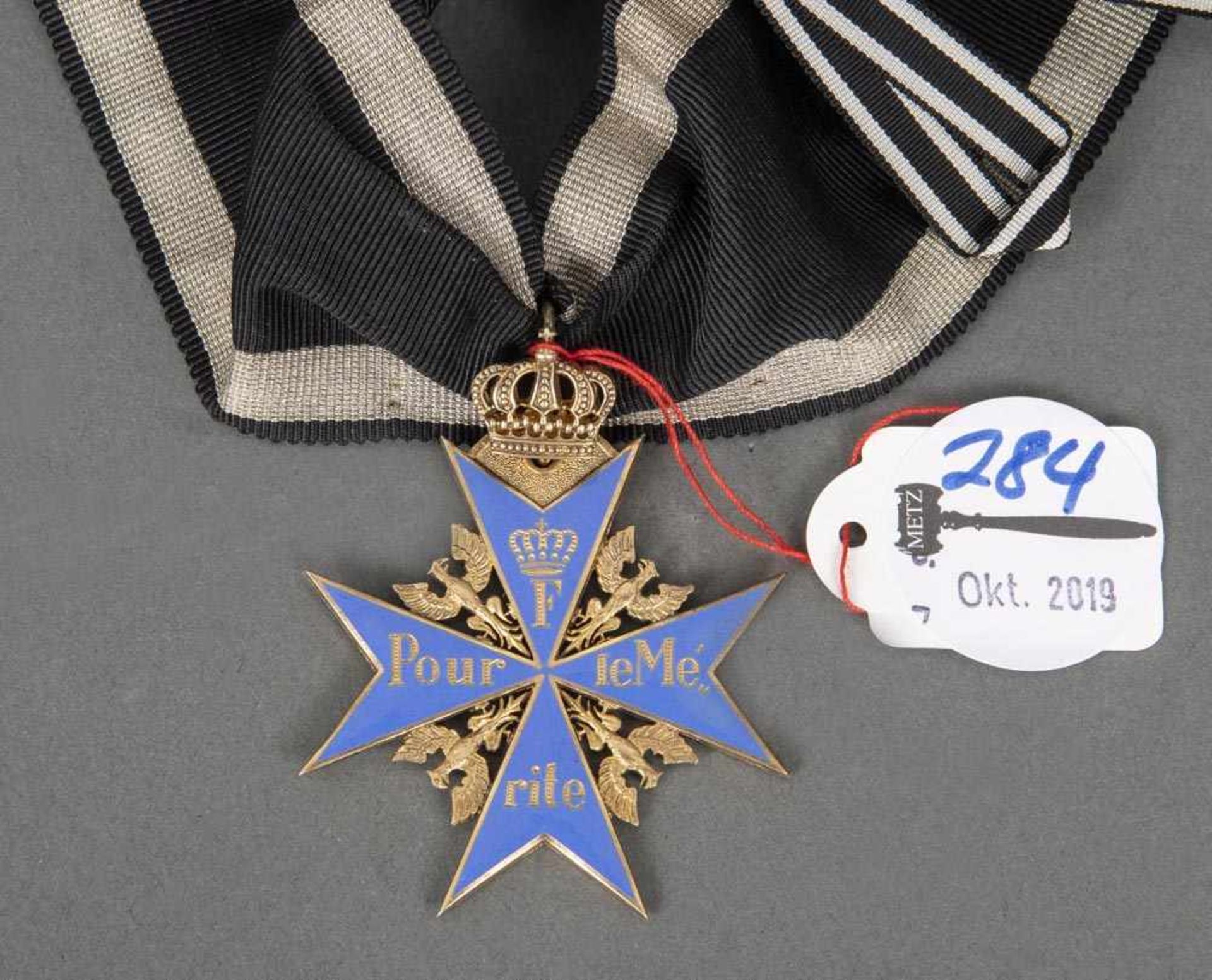 Preussischer "Pour le Merite"-Orden, Ordenskreuz mit Krone, mit Halsband. Metall, vergoldet und