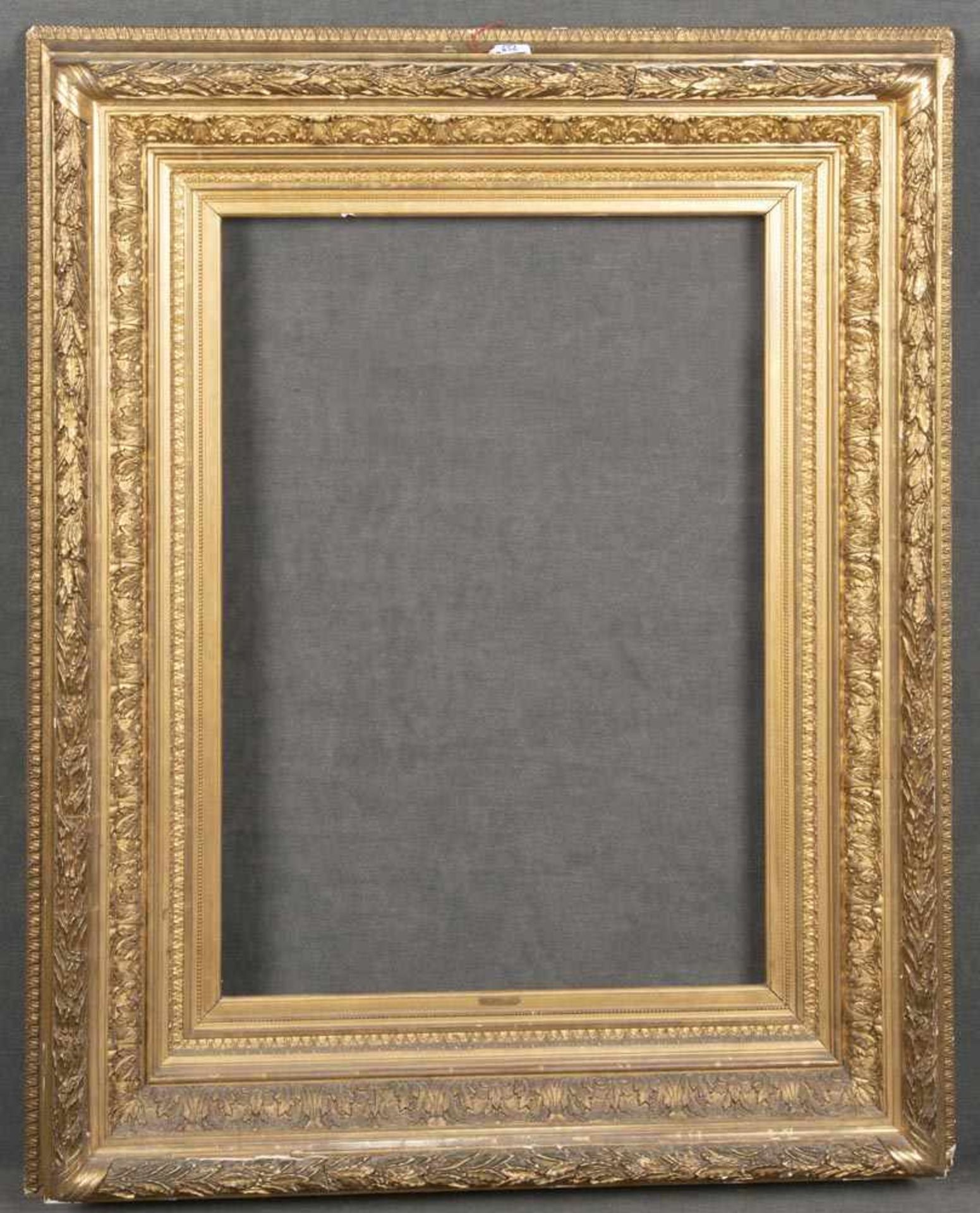 Bilderrahmen. Deutsch 19./20. Jh. Holz/Stuck, auf Kreidegrund gold gefasst, 72,5 x 51,5 cm. (