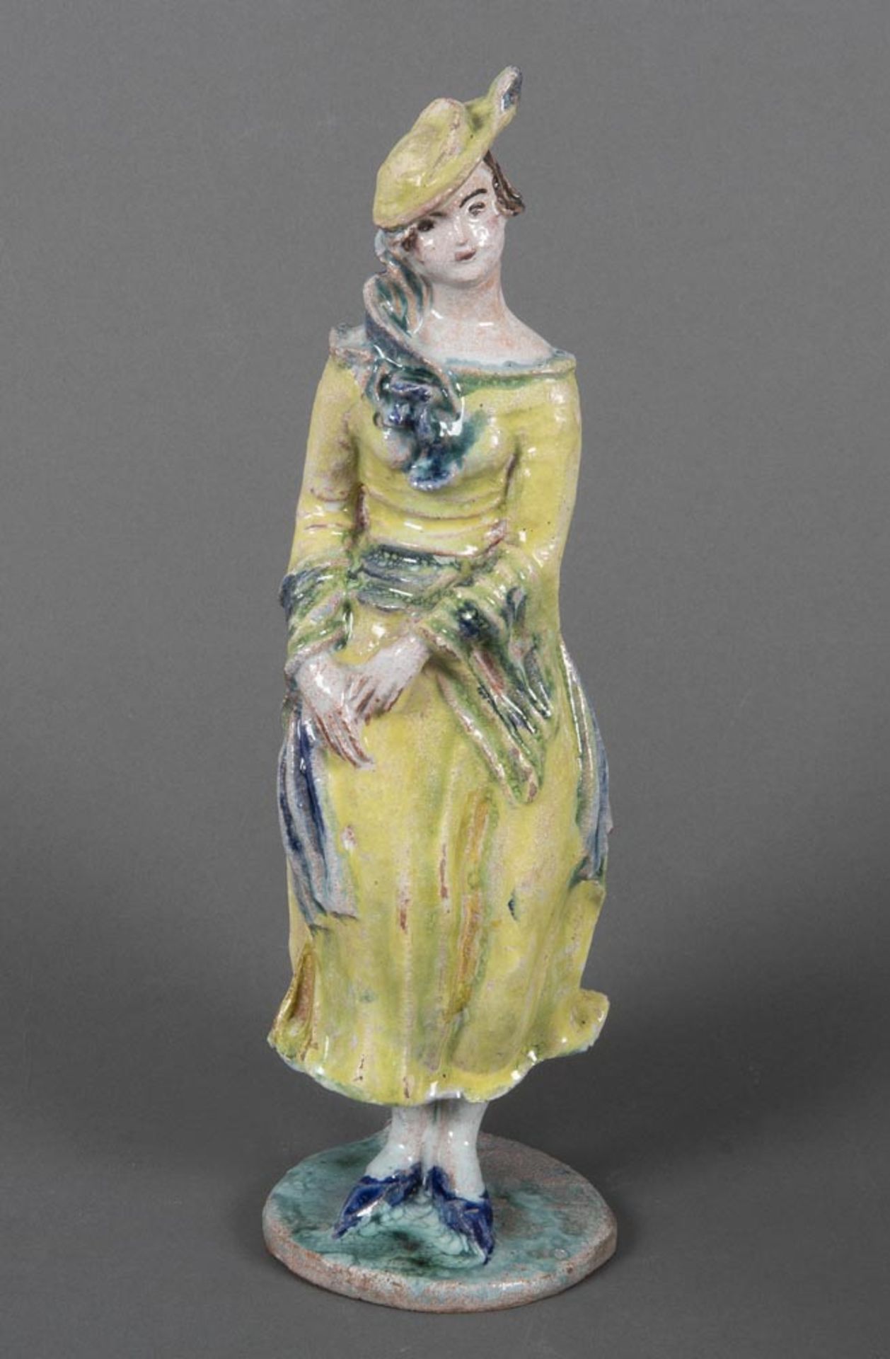 Vally Wieselthier (1895-1945). Stehendes Mädchen. Keramik, bunt bemalt, ohne Marke, Wiener