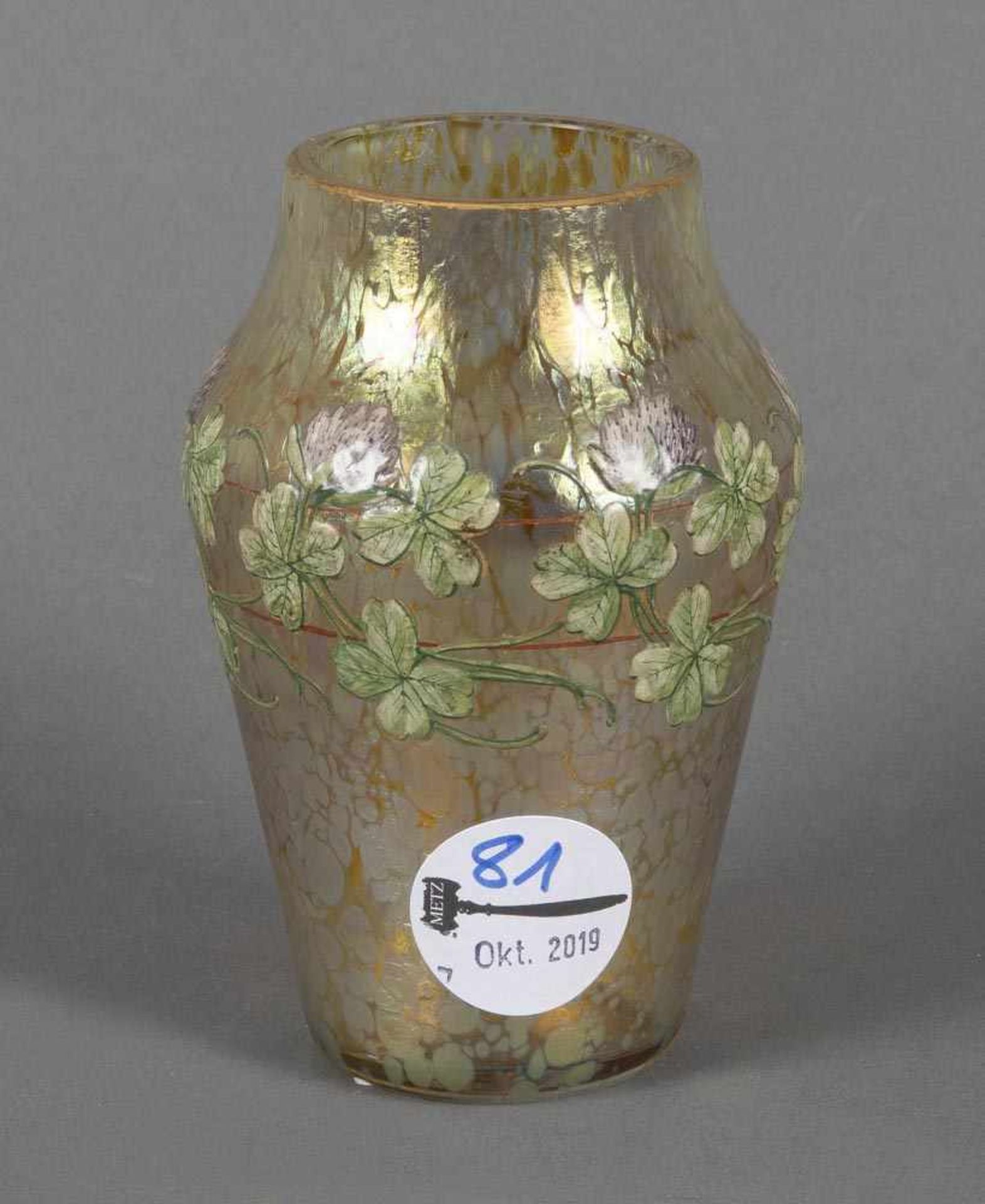 Jugendstil-Vase. Paris, Louis Damon Verrerie d'Art um 1900. Farbloses Glas, lüstrierend