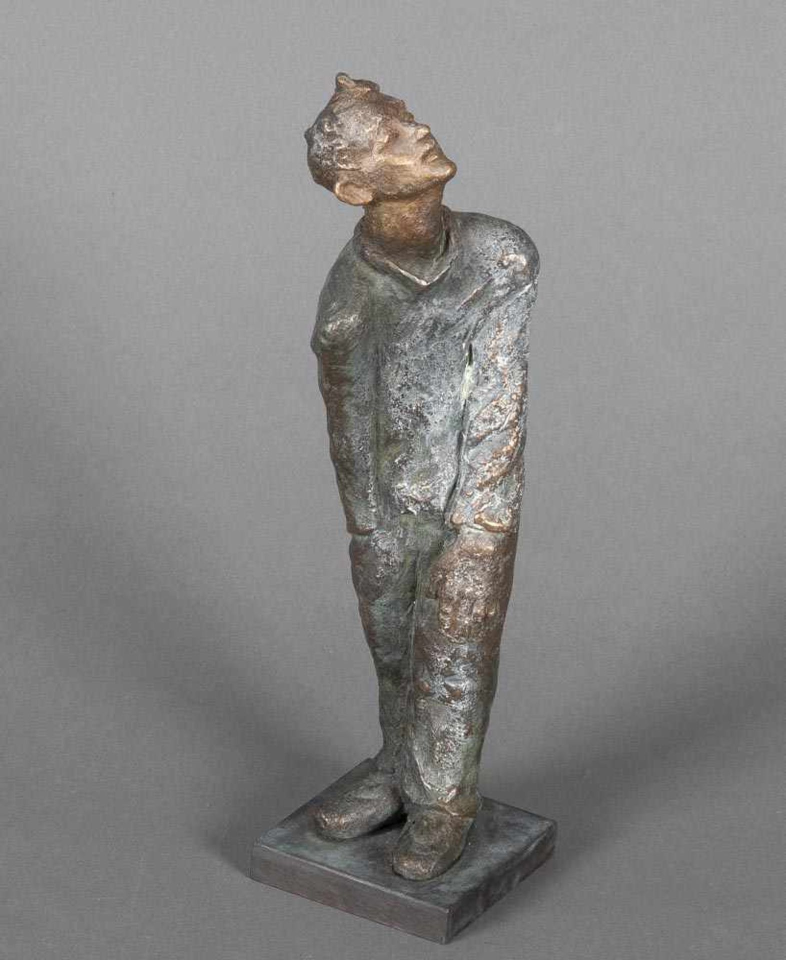 Hilla Wolf-Wagner (geb. 1949). Guck in die Luft. Bronze, seitl. sign., H=22,5 cm.- - -25.00 %