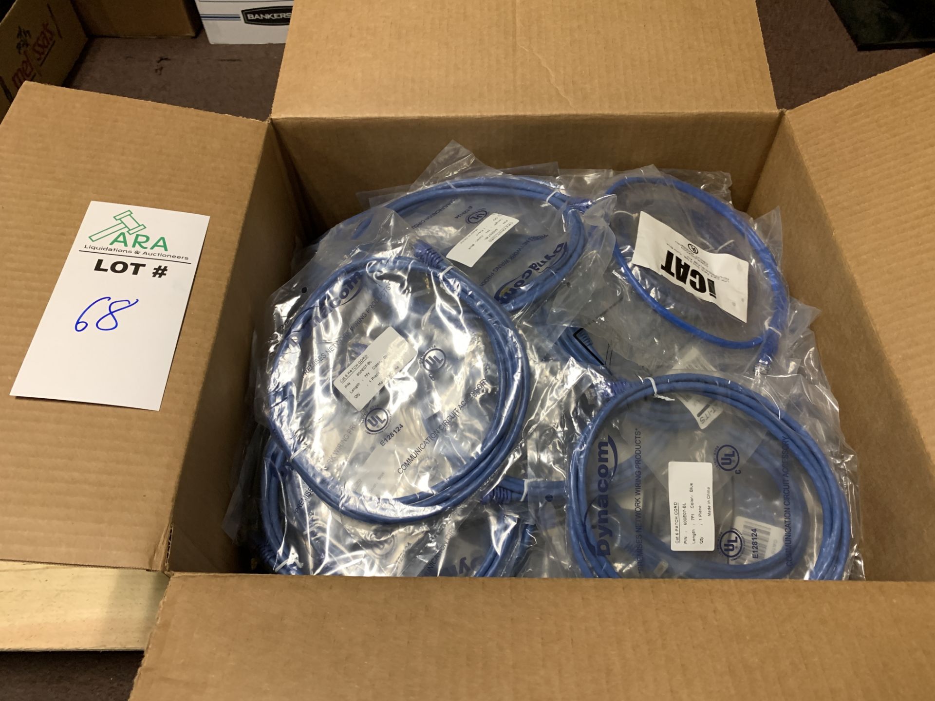 BOX OF 100 CAT 6 CABLES INCLUDING 7 FT AND 3 FT VARIATIONS - Image 2 of 4