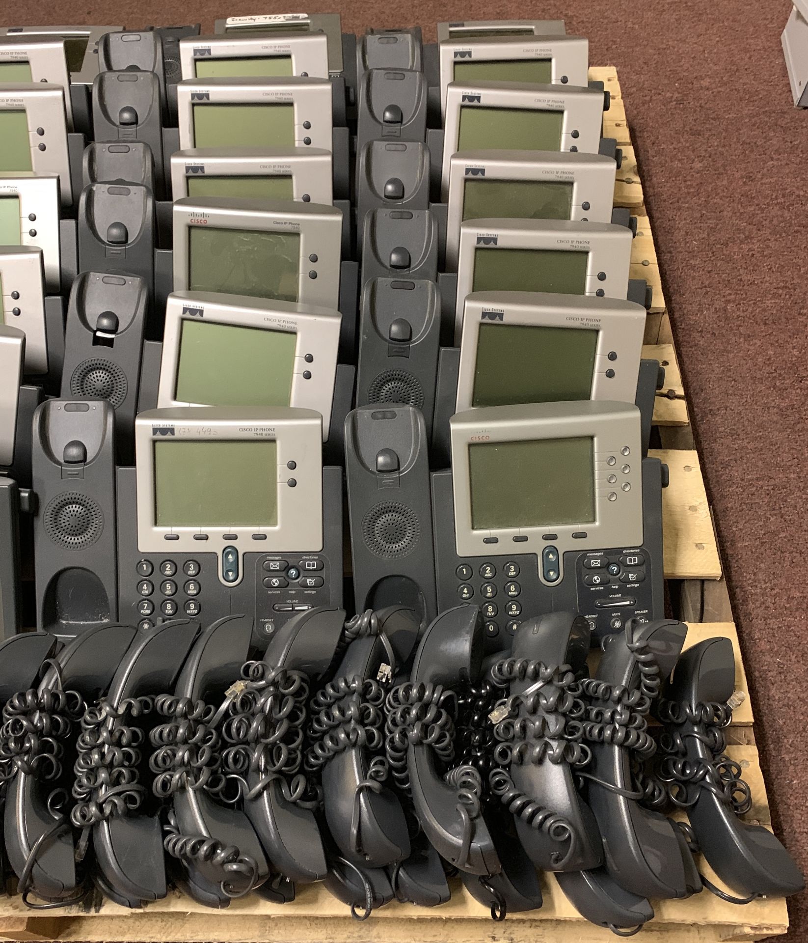 29 CISCO PHONE SYSTEMS - MODEL 7940 - INCLUDING HANDSETS - Image 3 of 3