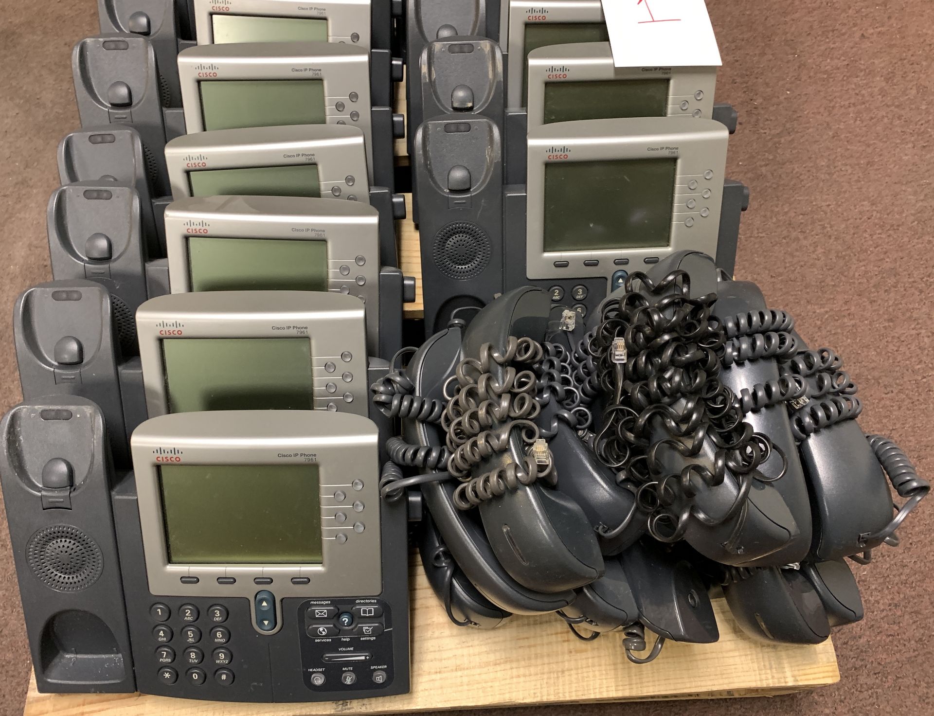18 CISCO PHONE SYSTEMS - MODEL 7961 - INCLUDING HANDSETS - Image 3 of 4