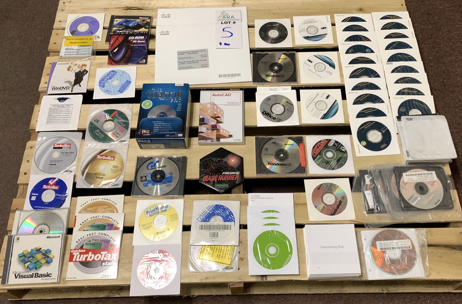 LOT OF SOFTWARE CDS INCLUDING AUTOCAD AND MANY OTHERS - Image 2 of 4