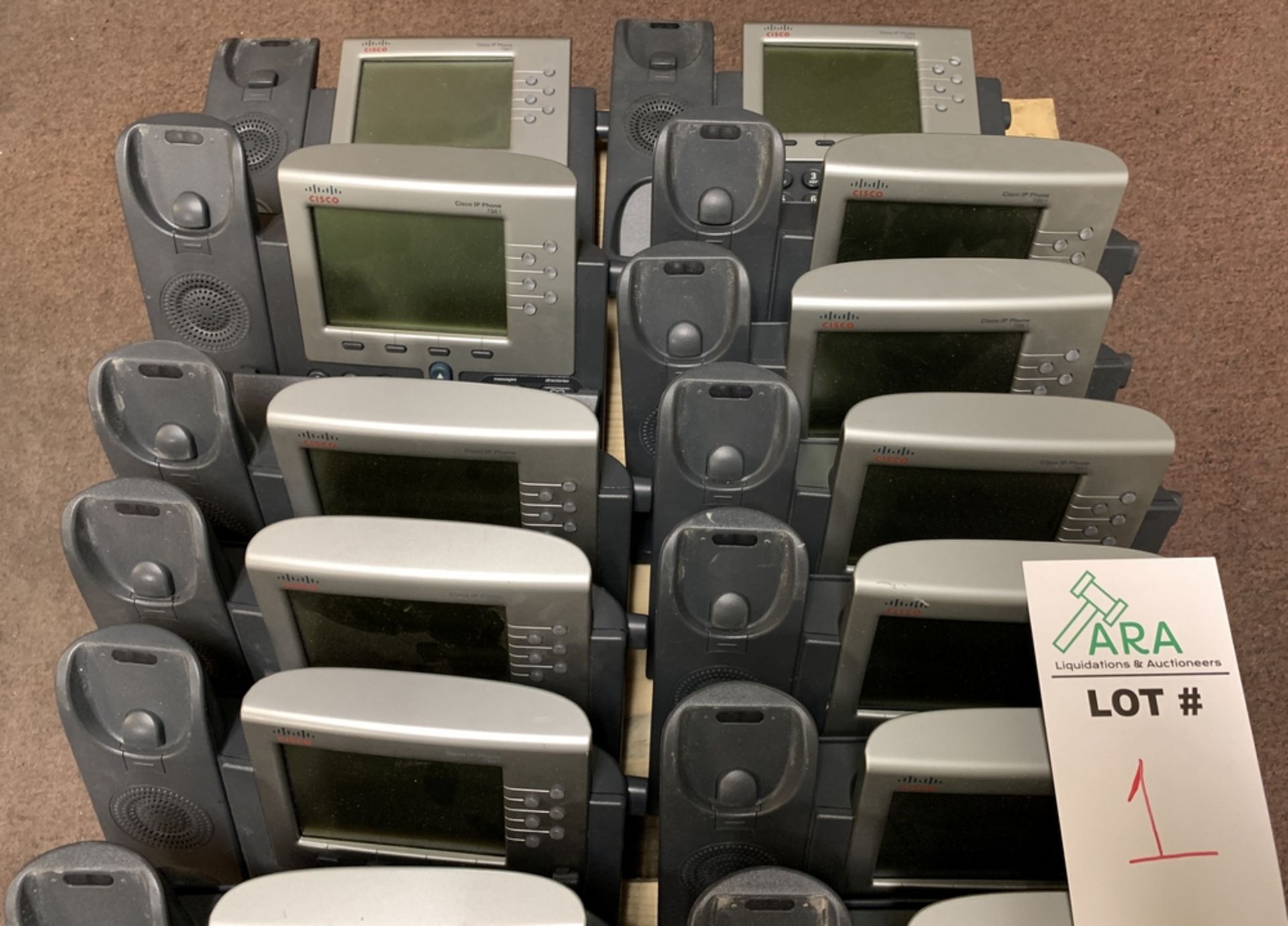 18 CISCO PHONE SYSTEMS - MODEL 7961 - INCLUDING HANDSETS ALL ITEMS ARE SOLD AS IS UNTESTED BUT - Bild 4 aus 4
