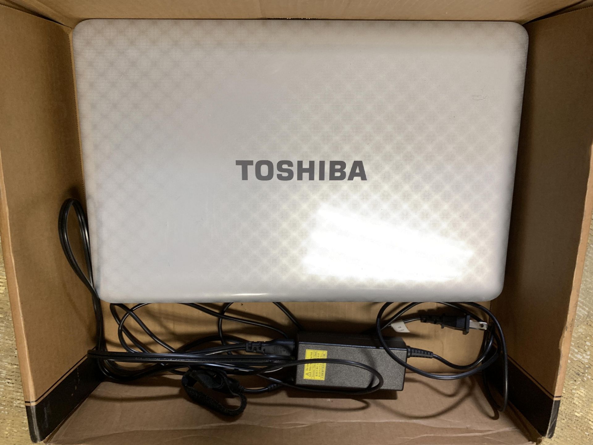 TOSHIBA SATELLITE L755-S5277 LAPTOP, WINDOWS 7, IN BOX WITH CHARGER - Image 3 of 6