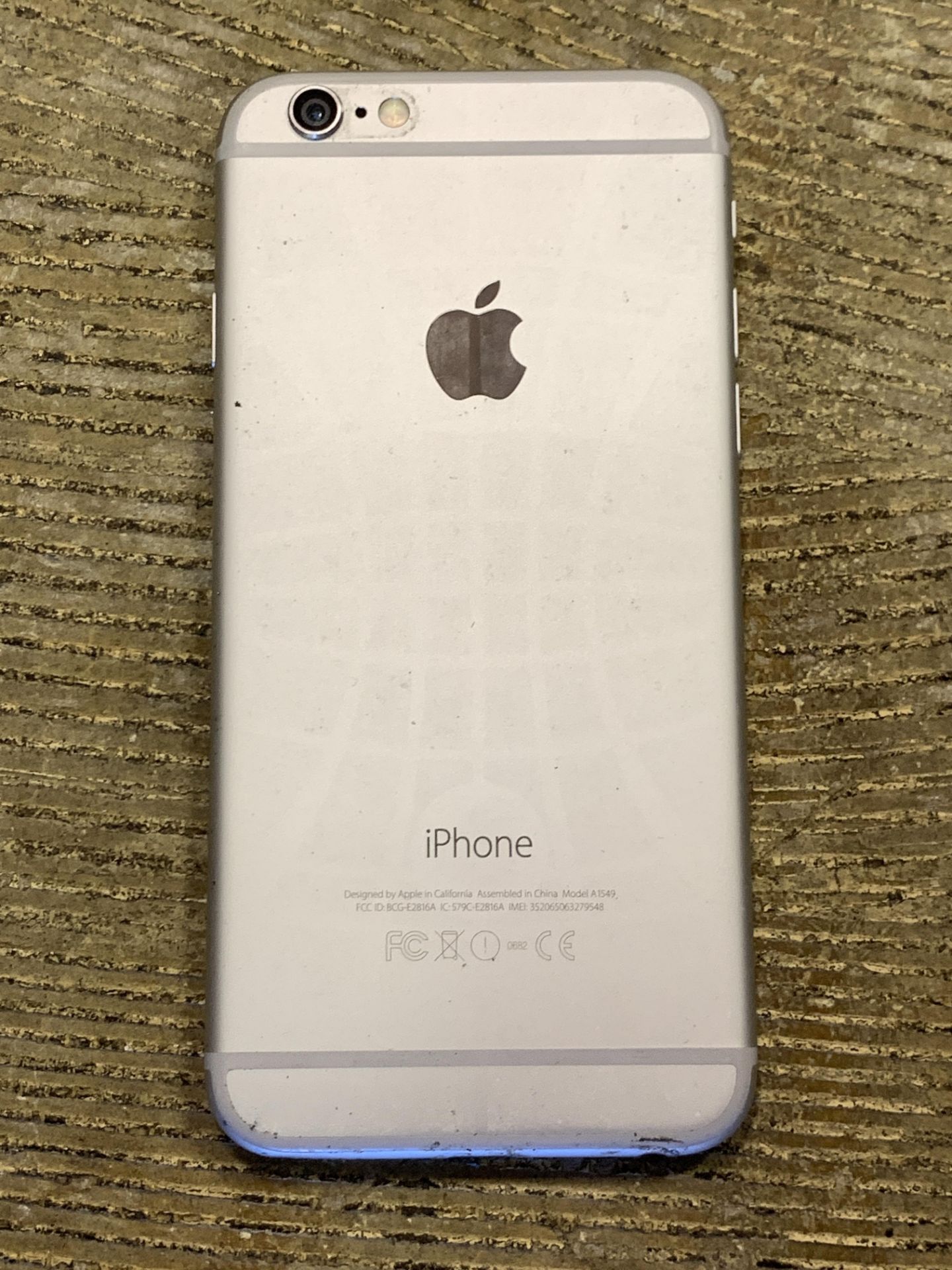 IPHONE 6 with Case - Image 3 of 4