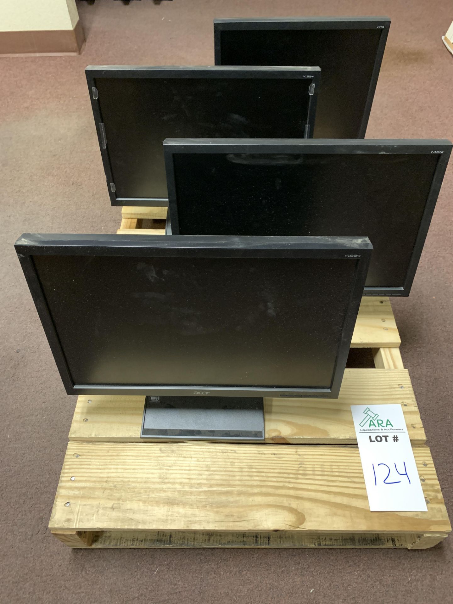 4 ACER COMPUTER MONITORS: 3 V193W AND 1 V173