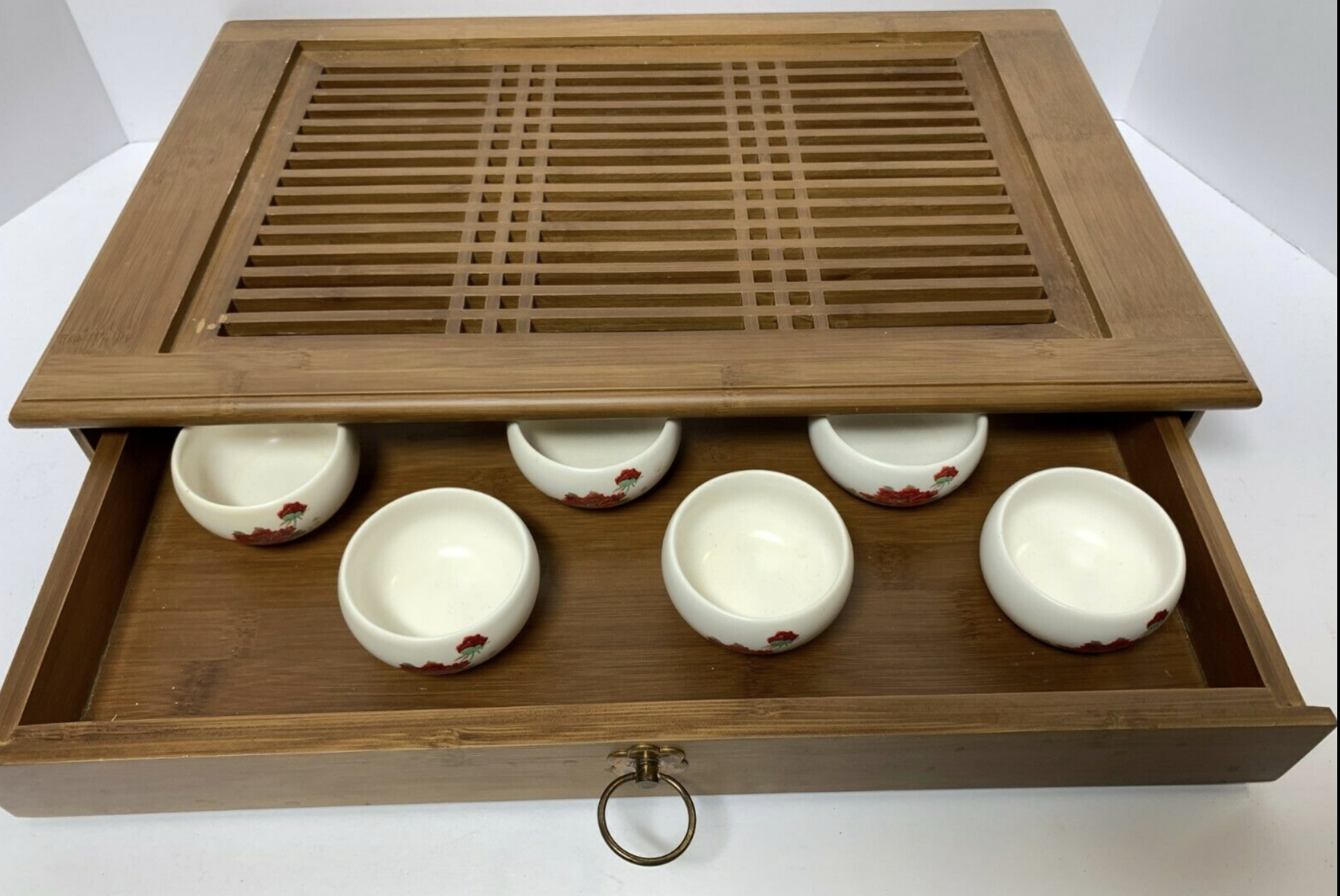 Eilong Taiwan 1987 Tea Cup Set of 6, with Wood Display Storage Unit with Drawer - Image 4 of 7