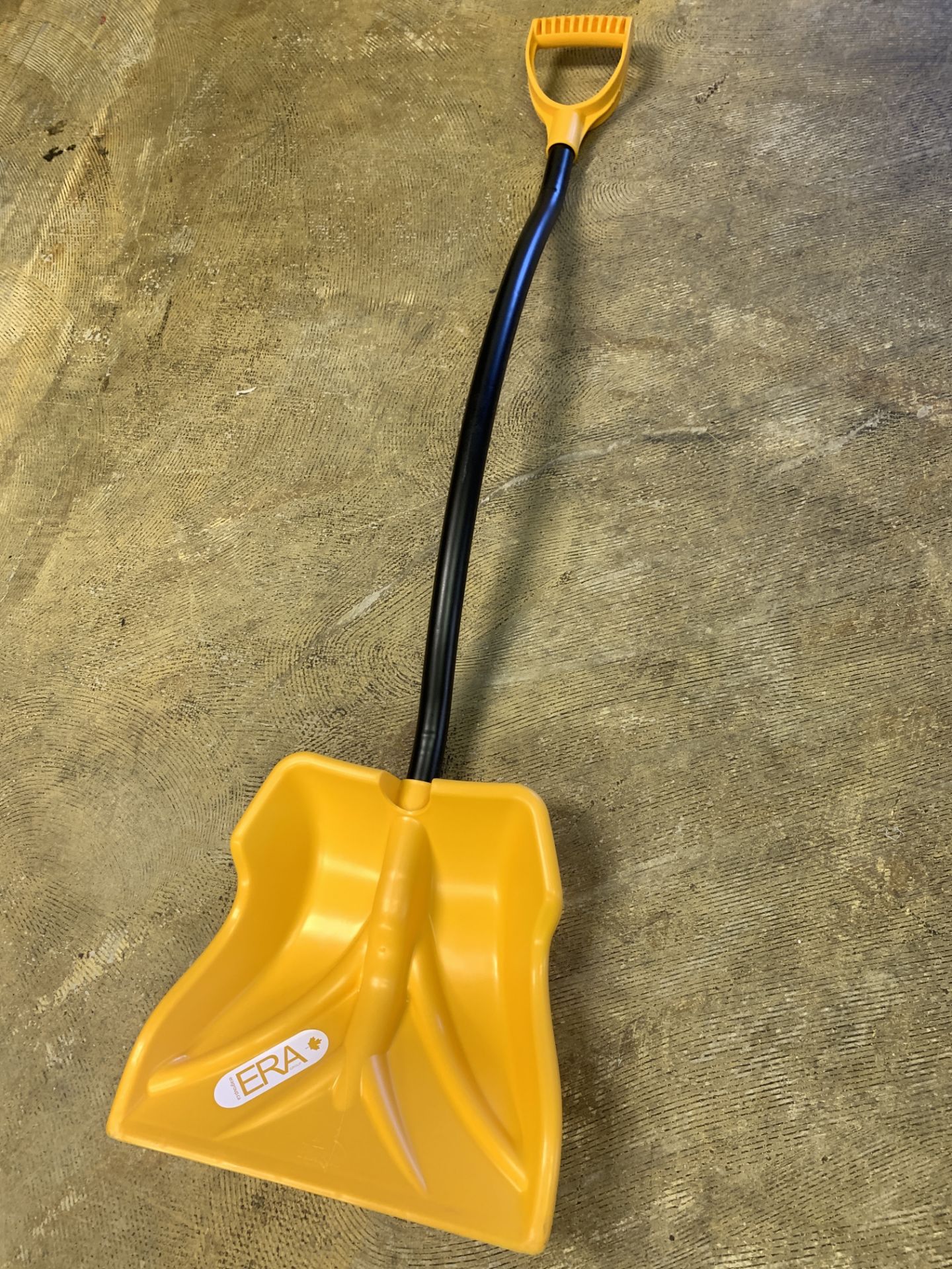 SNOW SHOVEL 51" X 19.5" WIDE, ERA GROUP, NEW, MADE IN CANADA - Image 2 of 7