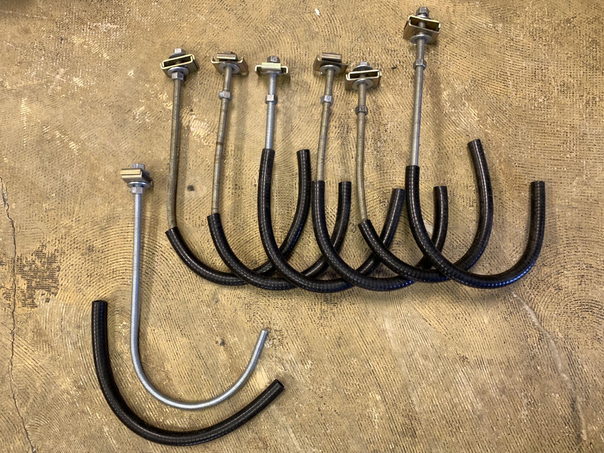 LOT OF 7 REBAR HOOK SUPPORTS WITH THREADING AND NUT/BOLT HARDWARE AND PVC TUBING - Image 2 of 5