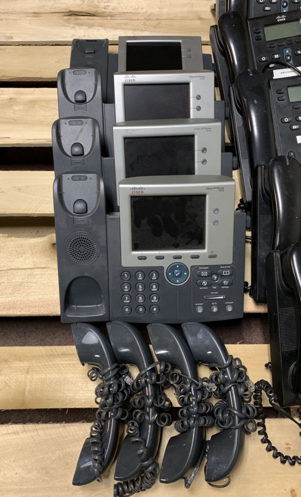 CISCO PHONE SYSTEMS - 4 X MODEL 7945 & 10 X MODEL CP-6941 - ALL WITH HANDSETS ALL ITEMS ARE SOLD - Image 3 of 4