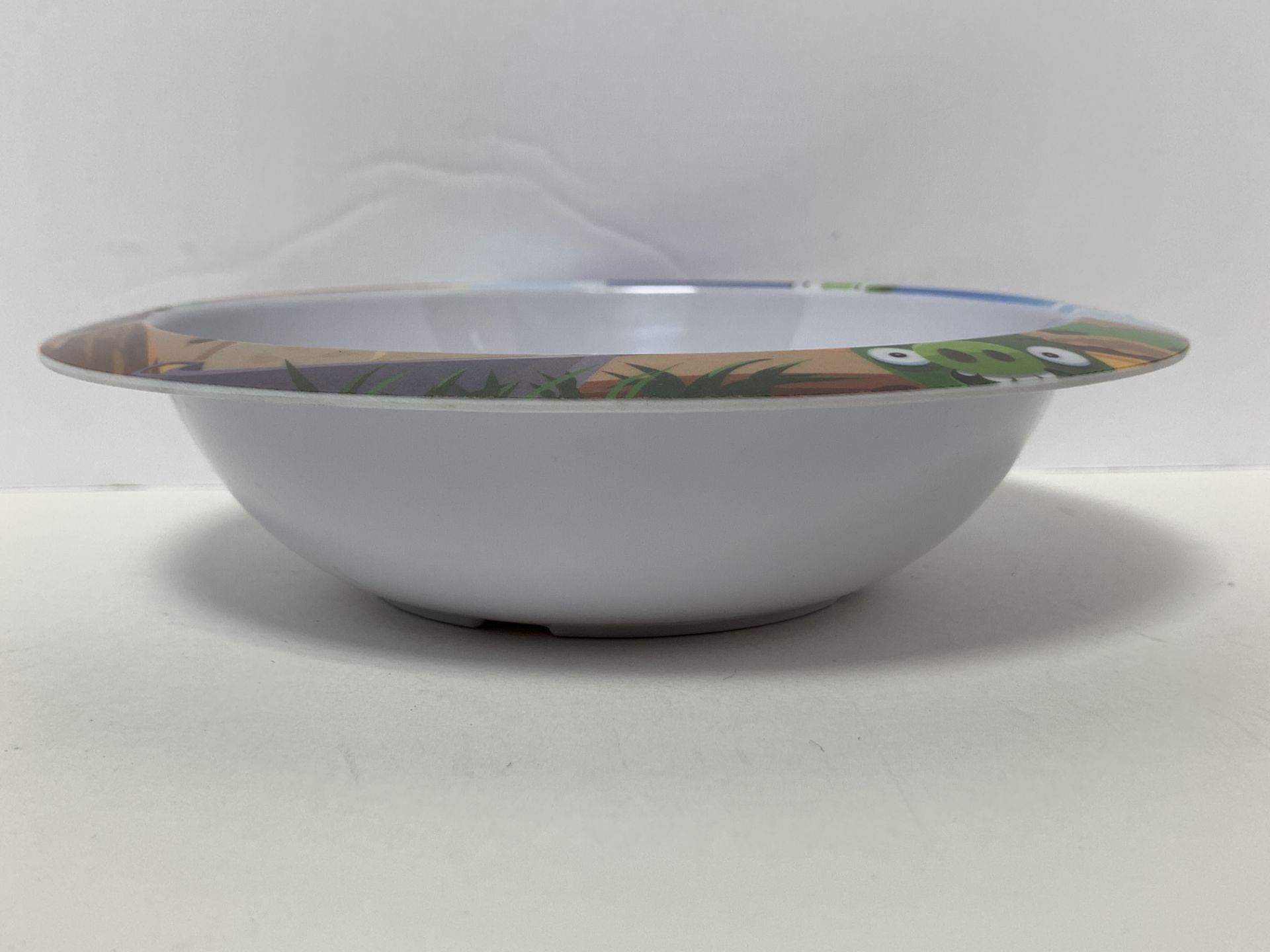 240 x Angry Birds Branded Melamine Bowls - Image 4 of 6