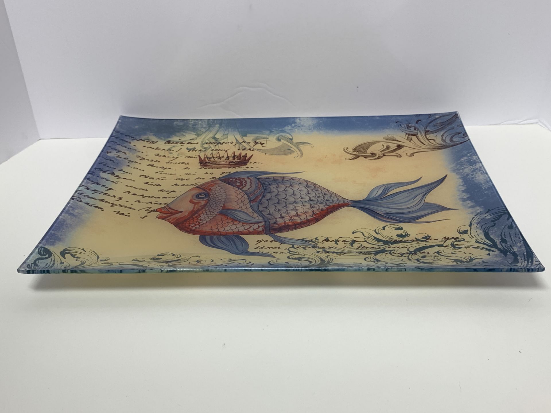 DECORATIVE GLASS FISH ROYAL PRINT SERVING PLATE - Image 3 of 4