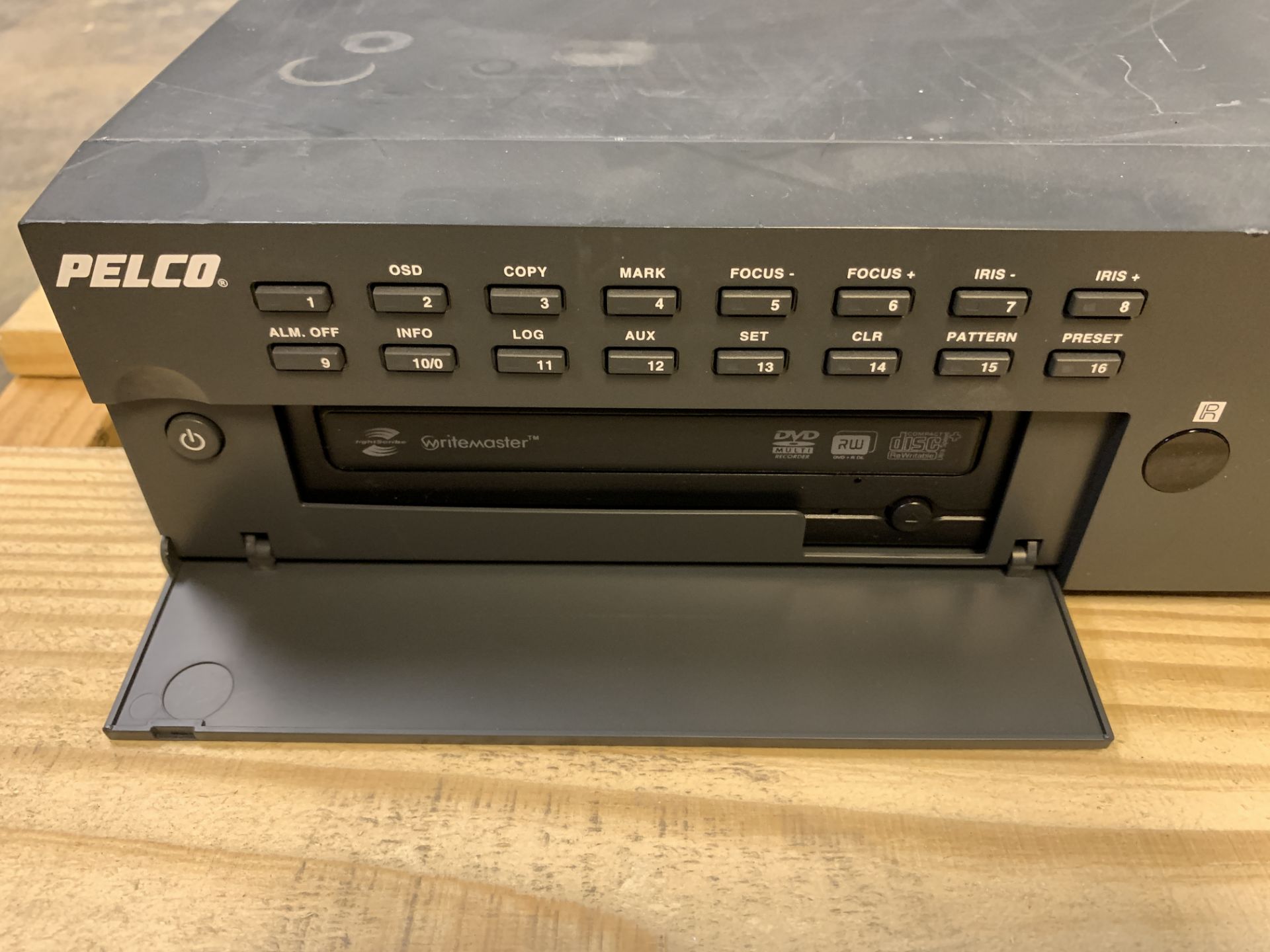 PELCO DX 4600 SERIES DIGITAL VIDEO RECORDER - Image 4 of 5