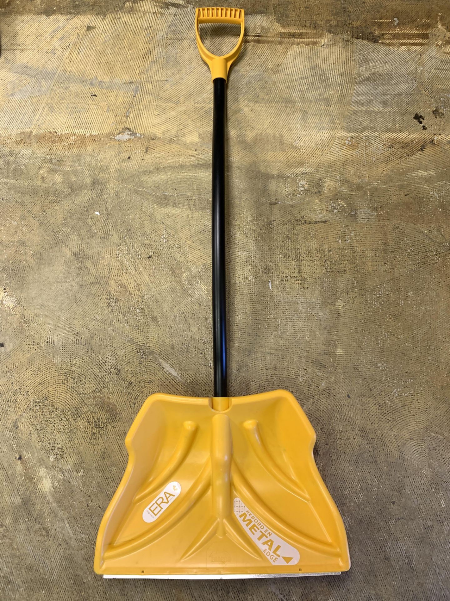 SNOW SHOVEL 51" X 19.5" WIDE, ERA GROUP, METAL EDGE, NEW, MADE IN CANADA