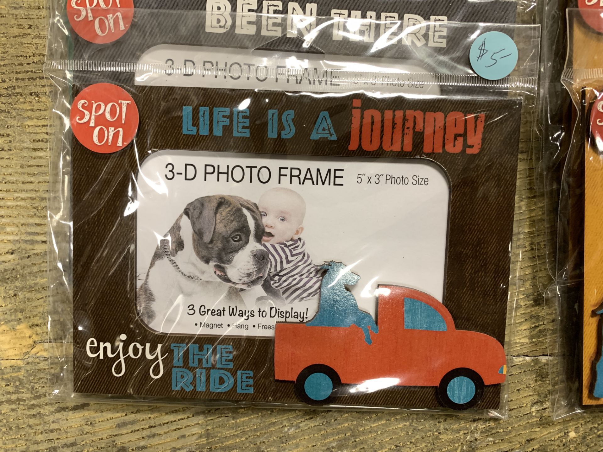 LOT OF 30++ PHOTO FRAMES IN PACKAGING, 'SPOT ON' DOG PET THEMED, MANY DIFFERENT FUNNY SAYINGS AND - Image 6 of 7