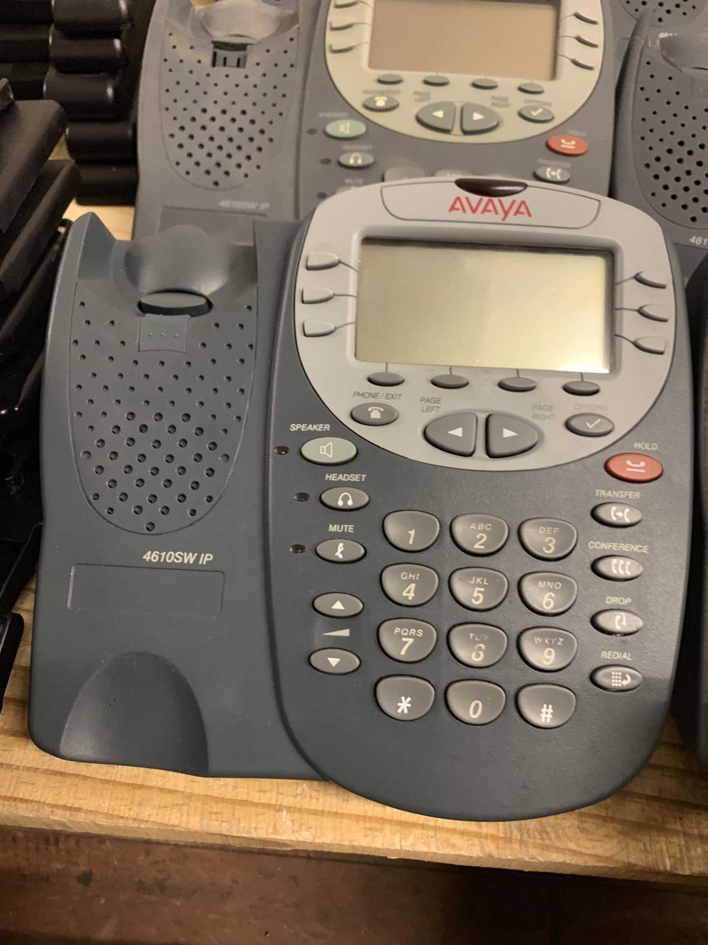 10 AVAYA PHONE HANDSETS: 9x MODEL 4610SW IP and 1x 4602 SW IP - Image 3 of 4