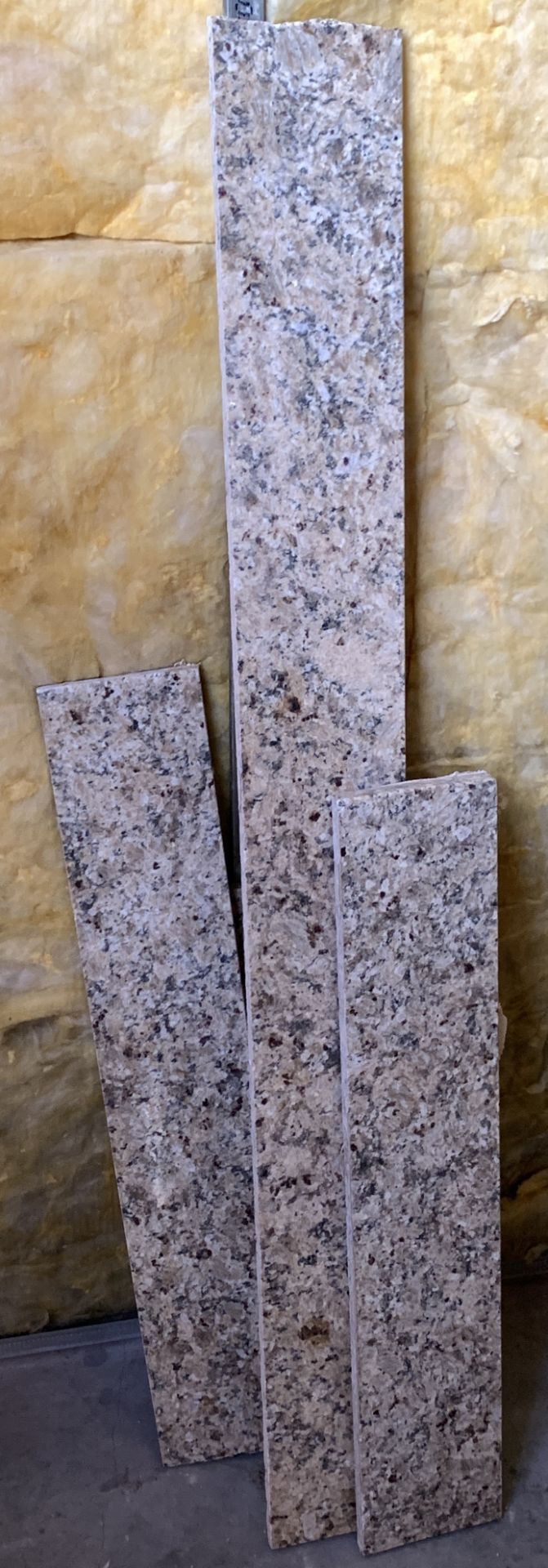 Assorted Sizes of Granite Backsplash material **Las Vegas Pick-Up only, see description below**