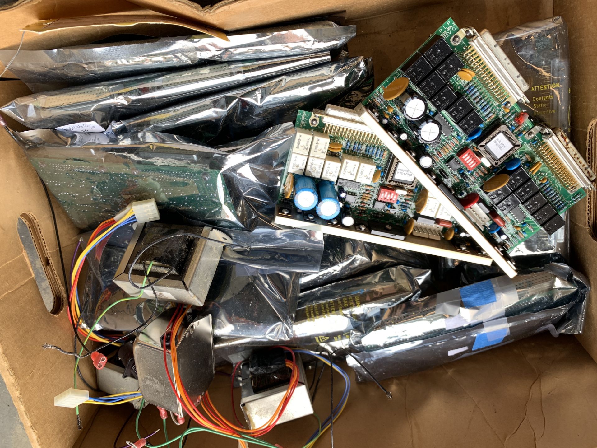 Mixed lot of Computer Boards, Components and Wiring - Image 2 of 4