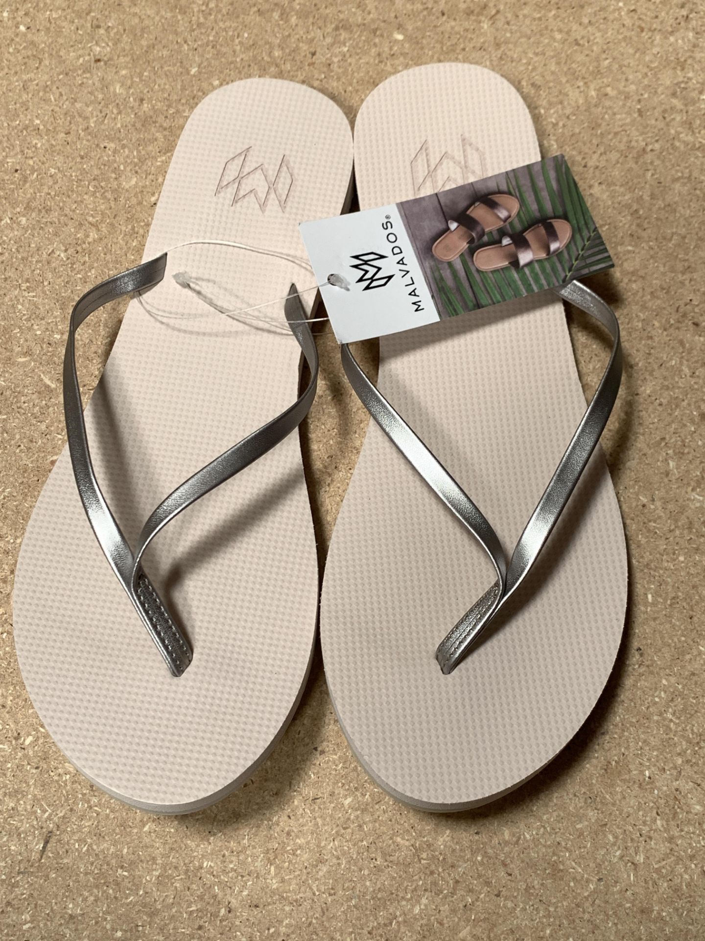 7 Pairs Malvados Flip Flop Sandals, New with Tags, Various Sizes, Lux Wicked (Retail Value $266) - Image 3 of 5