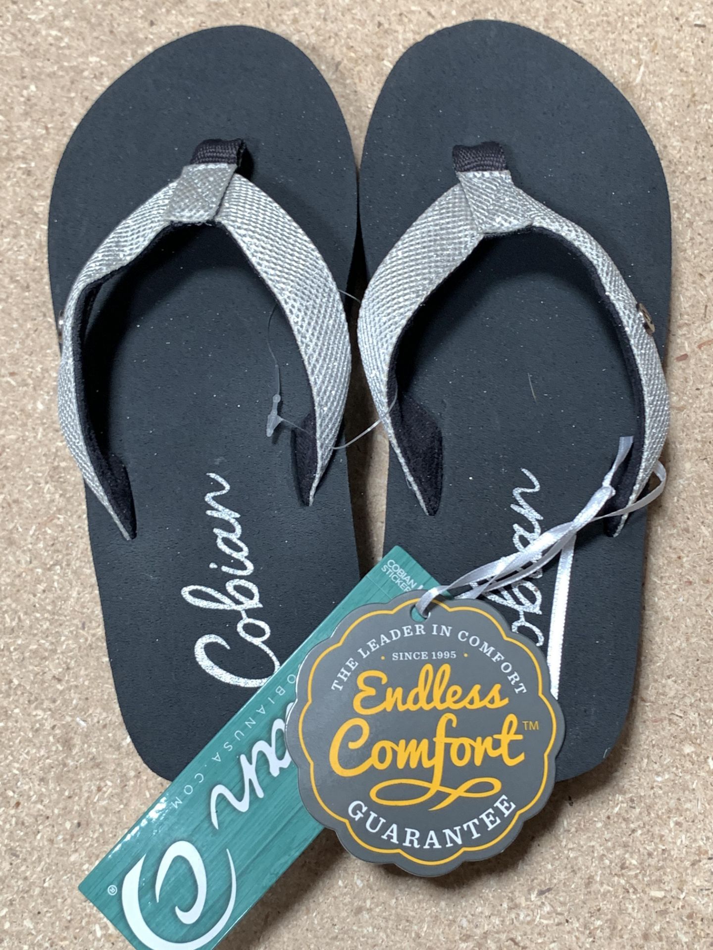 7 Pairs Cobian Flip Flop Sandals, Cancun Bounce, New w. Tags, Various Sizes (Retail $266) - Image 3 of 4