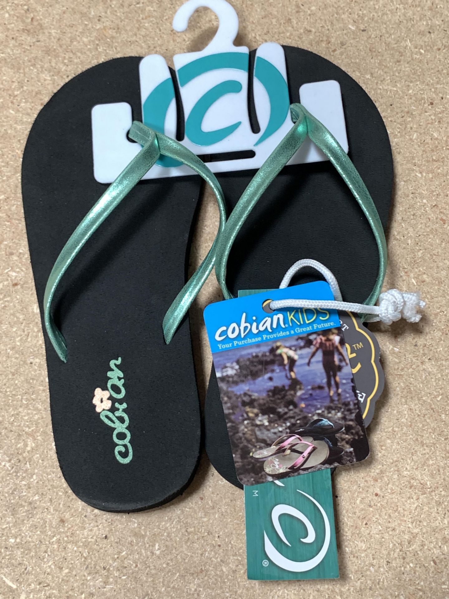 10 Pairs Cobian Kids Flip Flop Sandals, Lil Shimmer &Lil Lalati, New, Various Sizes (Retail $240) - Image 7 of 8