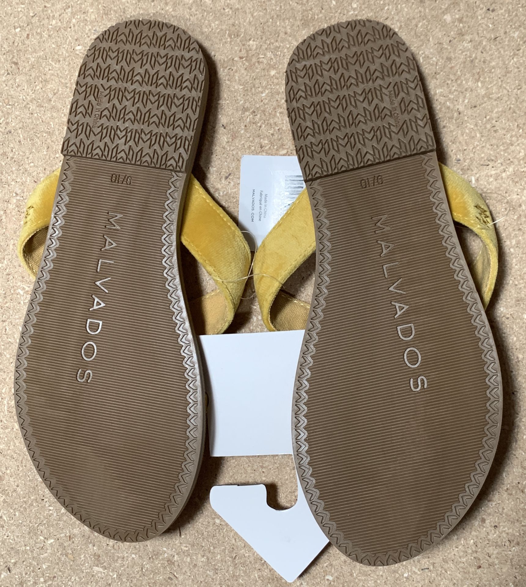 6 Pairs Malvados Flip Flop Sandals, New with Tags, Various Sizes, Icon Neko Plush (Retail $276) - Image 4 of 5
