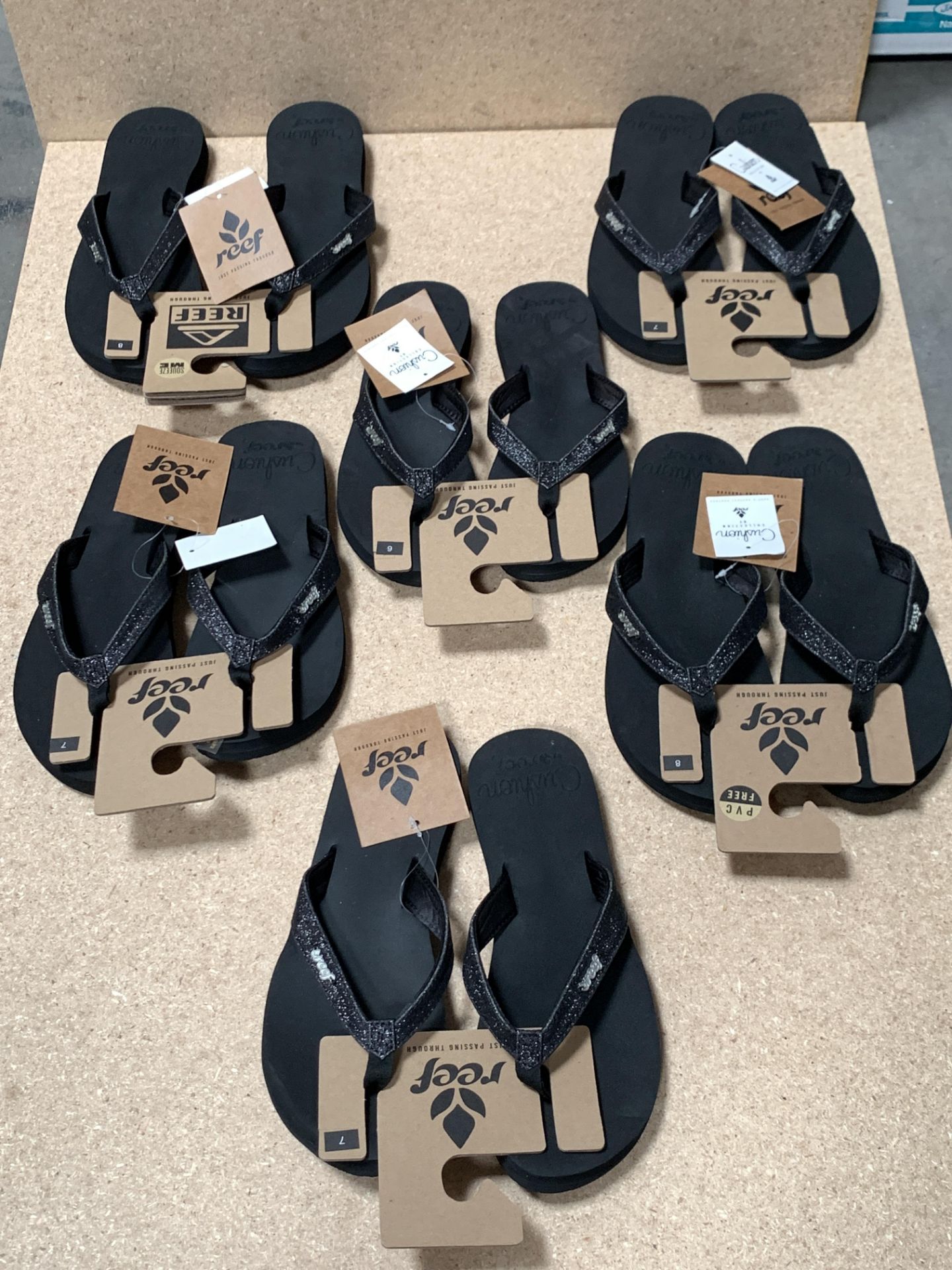 6 Pairs REEF Flip Flop Sandals, Star Cushion Black, New w. Tags, Various Sizes (Retail $282) - Image 2 of 5