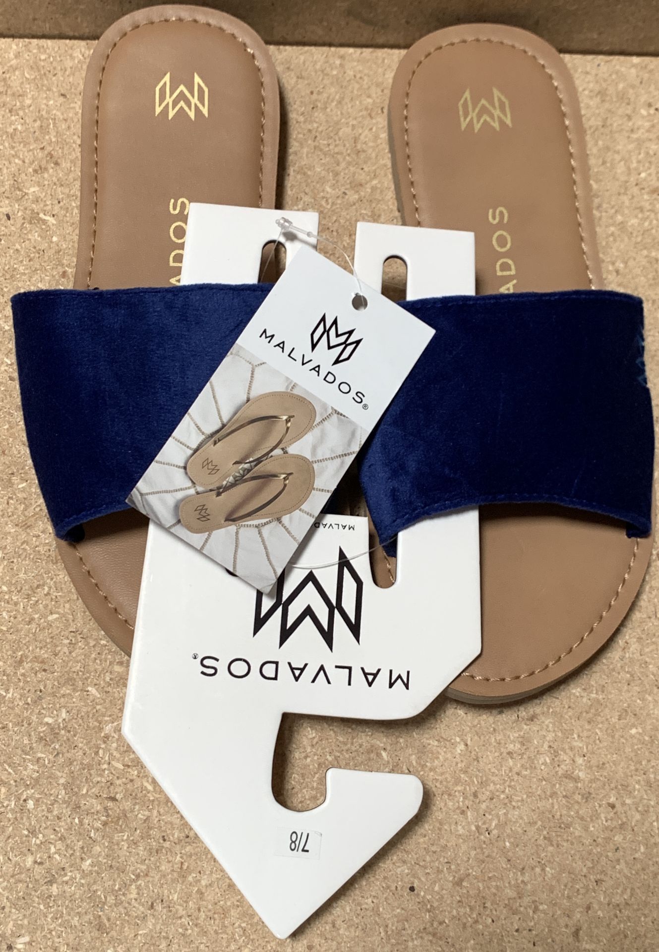 8 Pairs Malvados Flip Flop Sandals, New with Tags, Various Sizes, Icon Taylor Plush (Retail $368) - Image 3 of 5