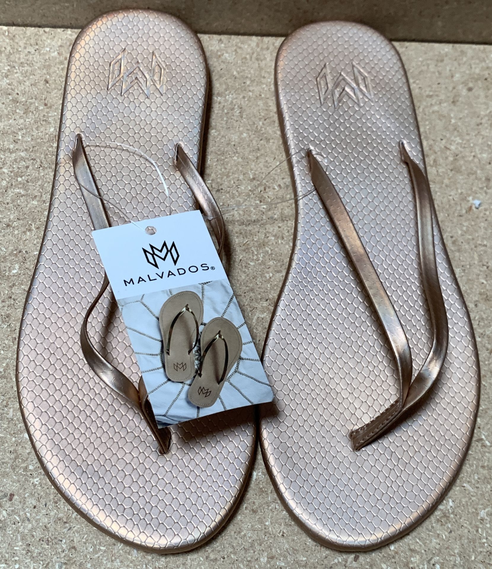 7 Pairs Malvados Flip Flop Sandals, New with Tags, Various Sizes, Lux Reptile Cognac (Value $343) - Image 3 of 5