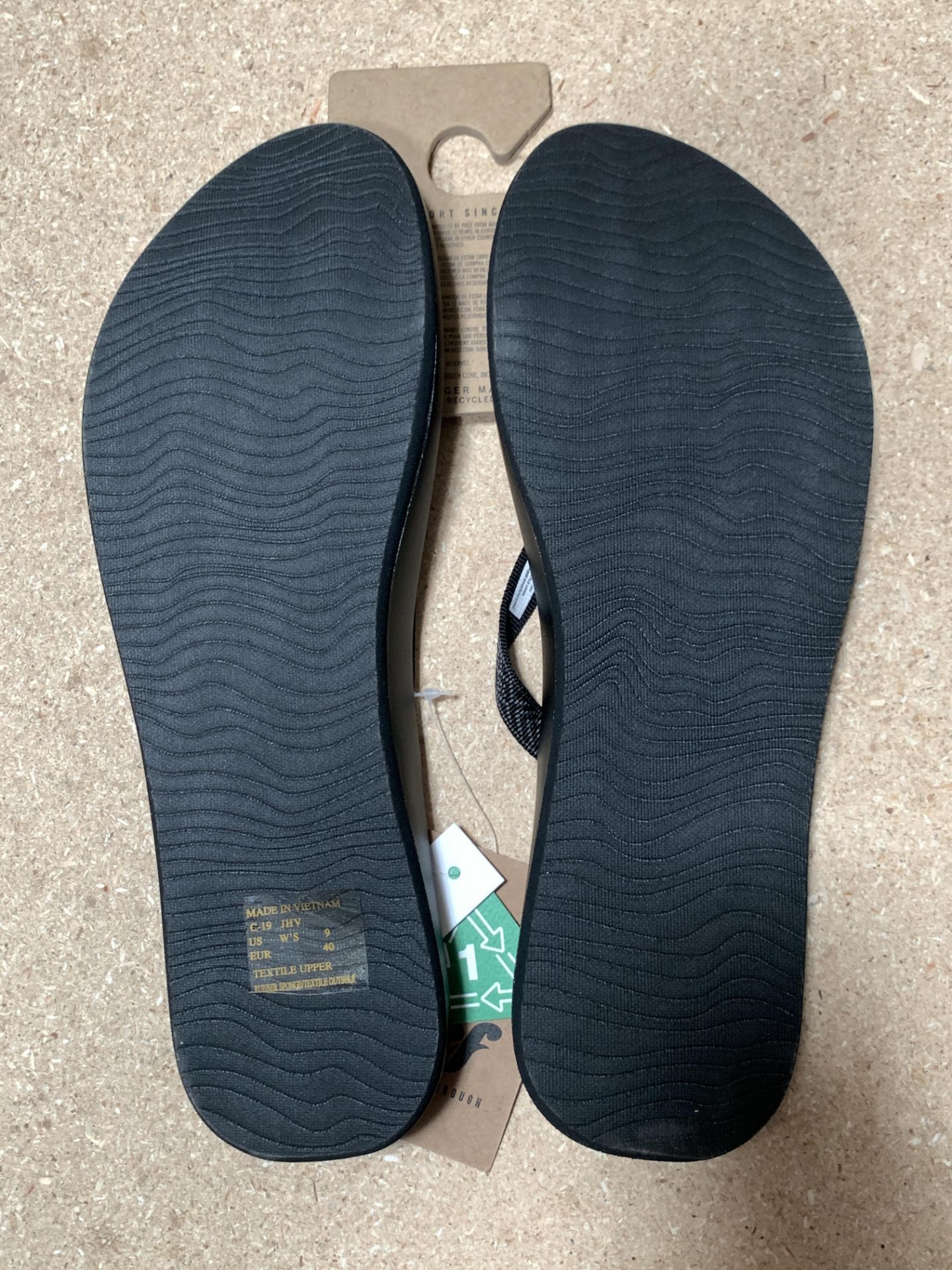 8 Pairs REEF Flip Flop Sandals, Cushion Bounce Woven Black, New w. Tags, Various Sizes (Retail $344) - Image 5 of 5