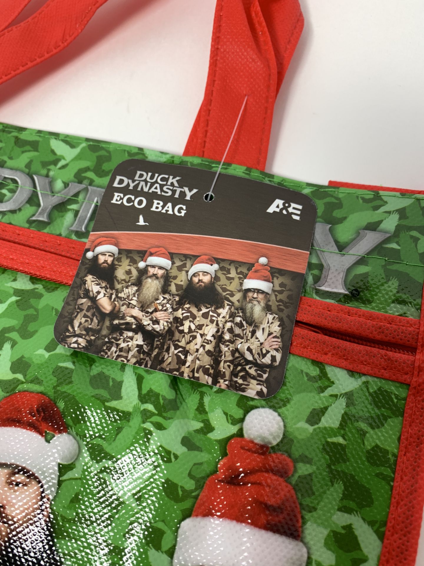 Pallet of 2,750 Duck Dynasty Eco Tote Bags, New with Tags, 2 Interior Sections, display hang tool - Image 7 of 8