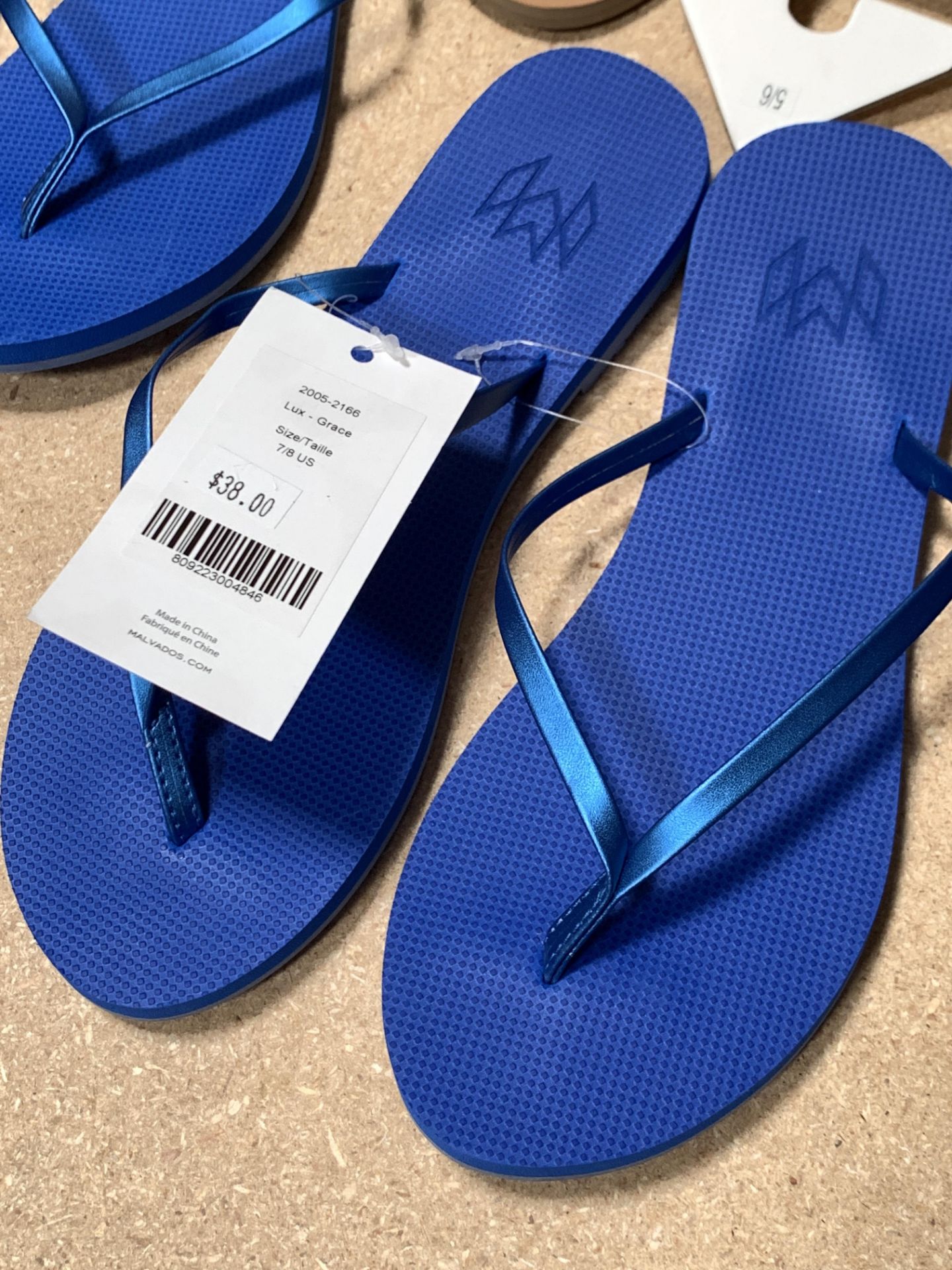 6 Pairs Malvados Flip Flop Sandals, New w. Tags, Various Sizes, Azaelea, Neko, Lux (Retail $252) - Image 3 of 5