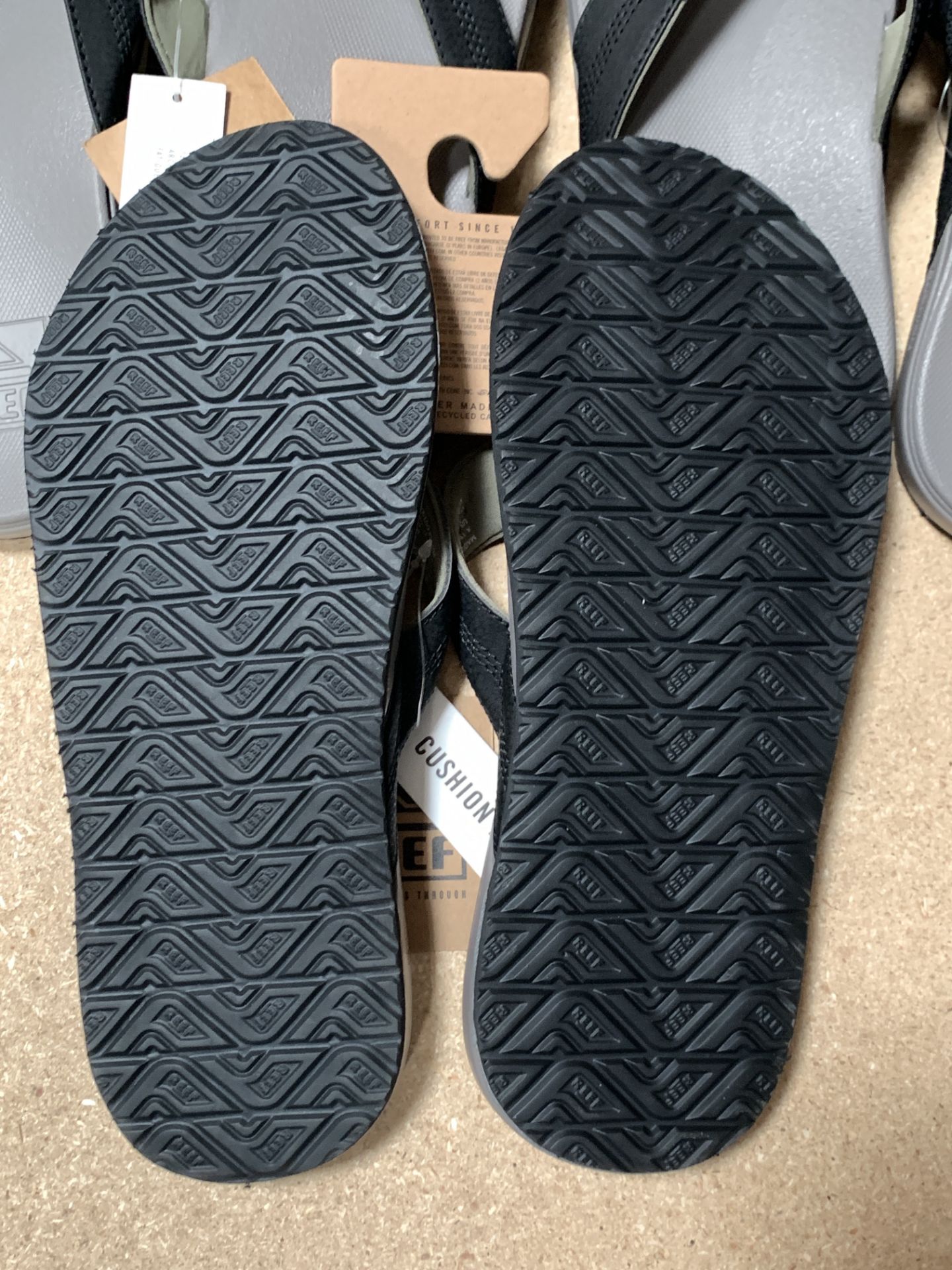 9 Pairs REEF Flip Flop Sandals, Men's, New w. Tags, Various styles and sizes, (Retail $399) - Image 5 of 8