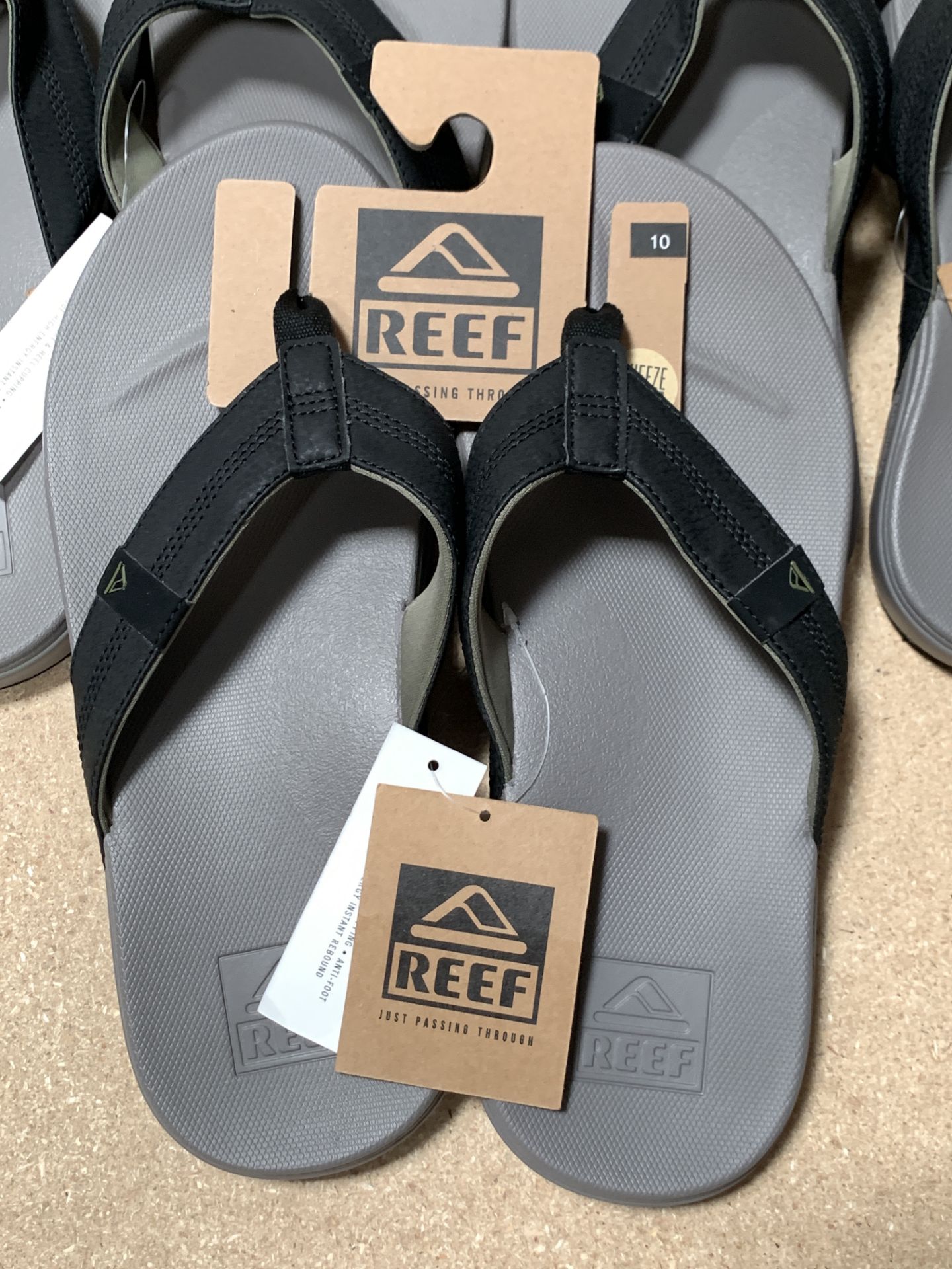 9 Pairs REEF Flip Flop Sandals, Men's, New w. Tags, Various styles and sizes, (Retail $399) - Image 3 of 8