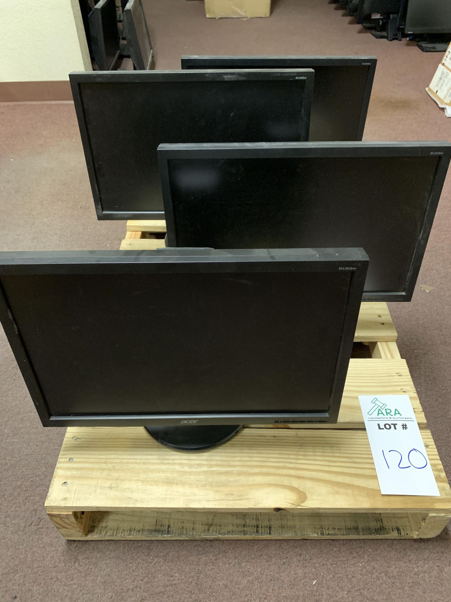 4 ACER B193W COMPUTER MONITORS.   ALL ITEMS ARE SOLD AS IS UNTESTED BUT CAME FROM A WORKING