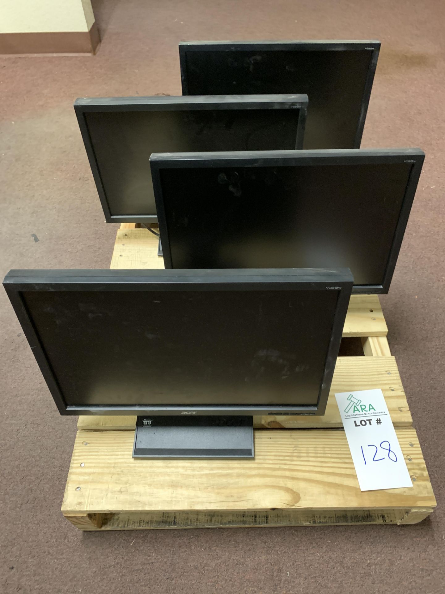 4 ACER V193W MONITORS.  ALL ITEMS ARE SOLD AS IS UNTESTED BUT CAME FROM A WORKING ENVIRONMENT. NOT