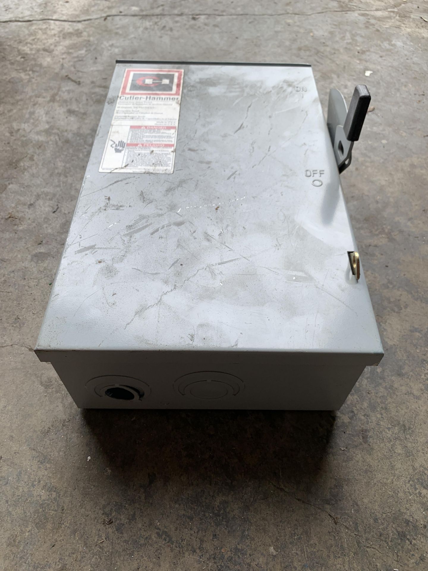 Cutler-Hammer General Duty Safety Switch Electrical Supply Unit, Ship from / pick up in Los Angeles - Image 3 of 5