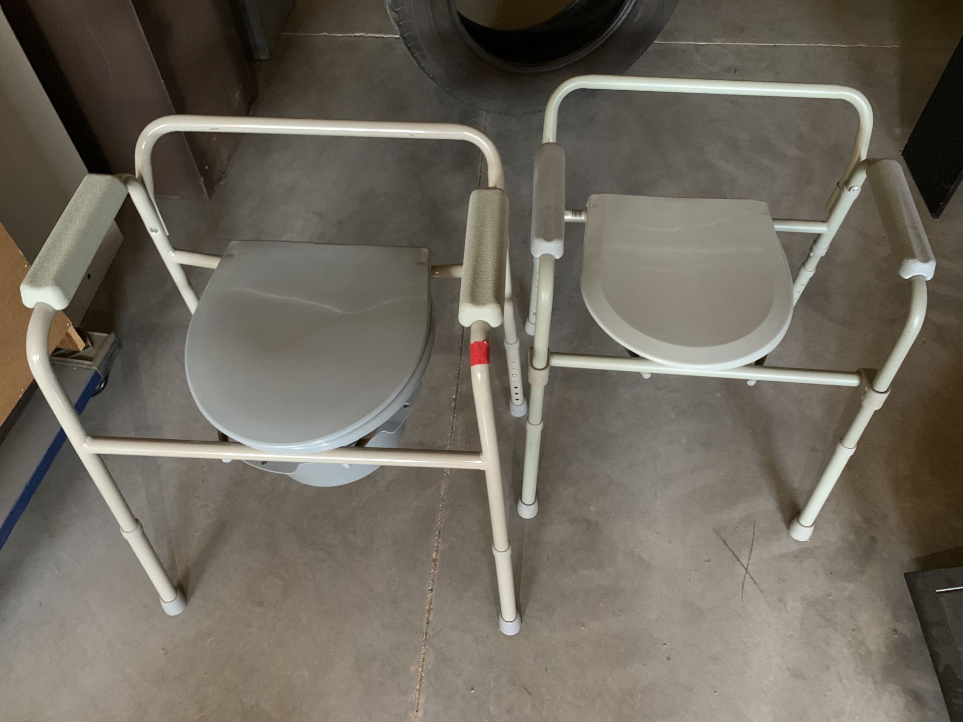 2 Toilet Assistance Seats with Handles
