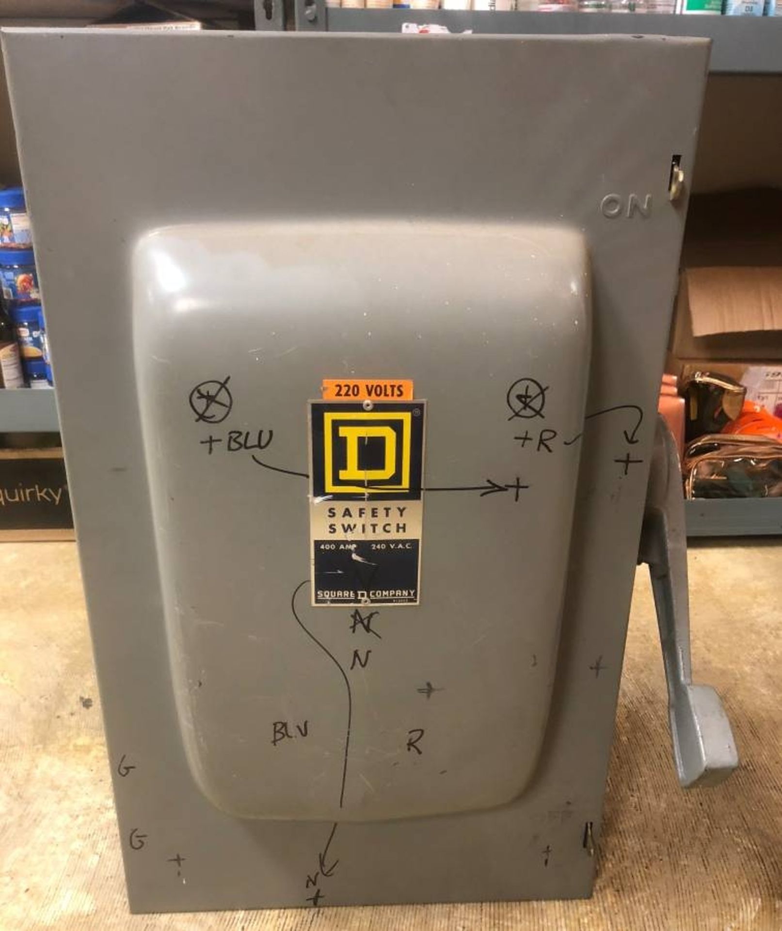 Square D D225N GD Safety Switch 400A 240V FUSIBLE $1400 unit   USED, UNSURE IF ANY PROBLEMS