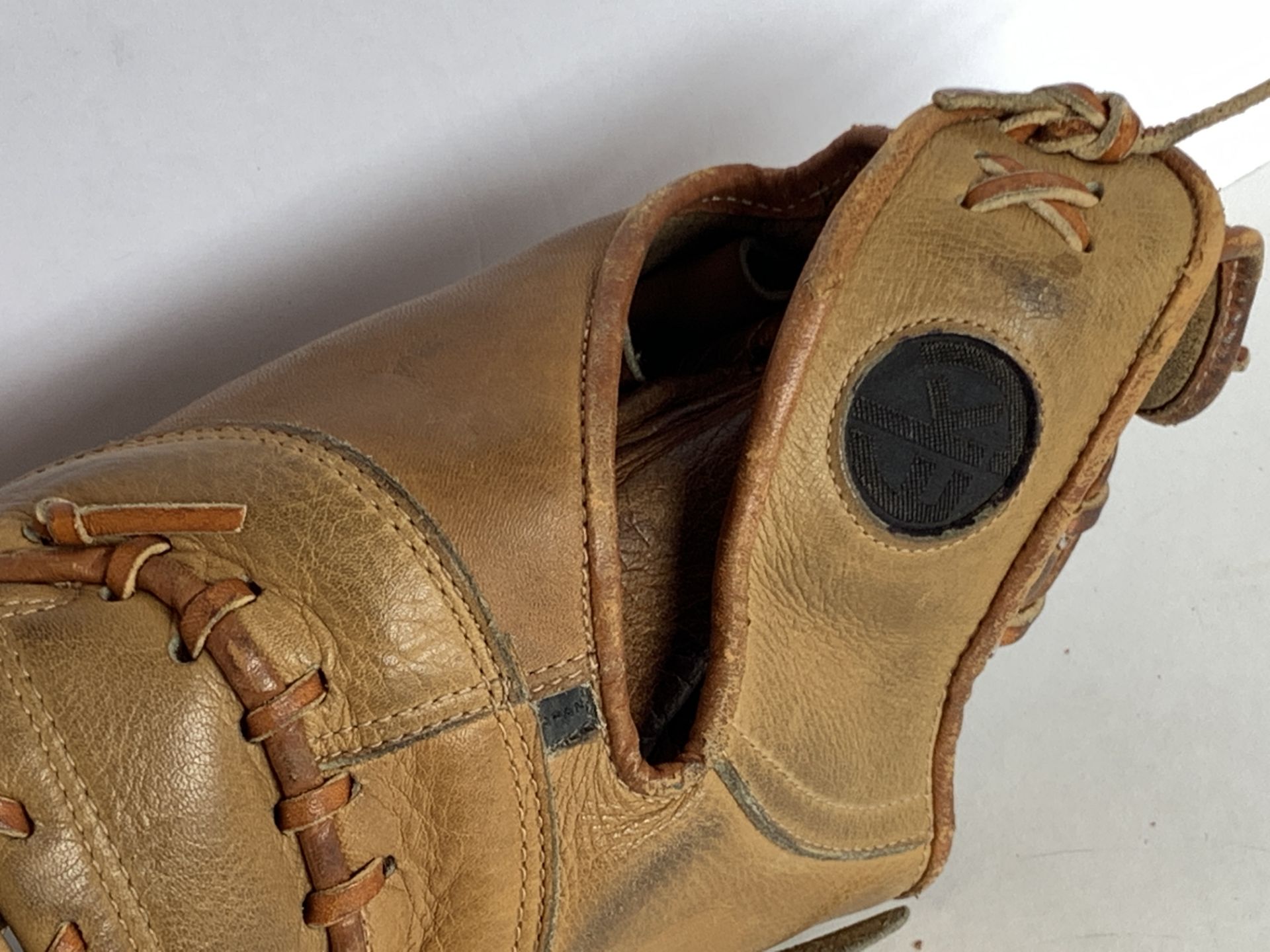 Vintage Baseball Glove and 2 Balls, Sports Memorabilia, Corsair Genuine Top Grain Leather - Image 6 of 6