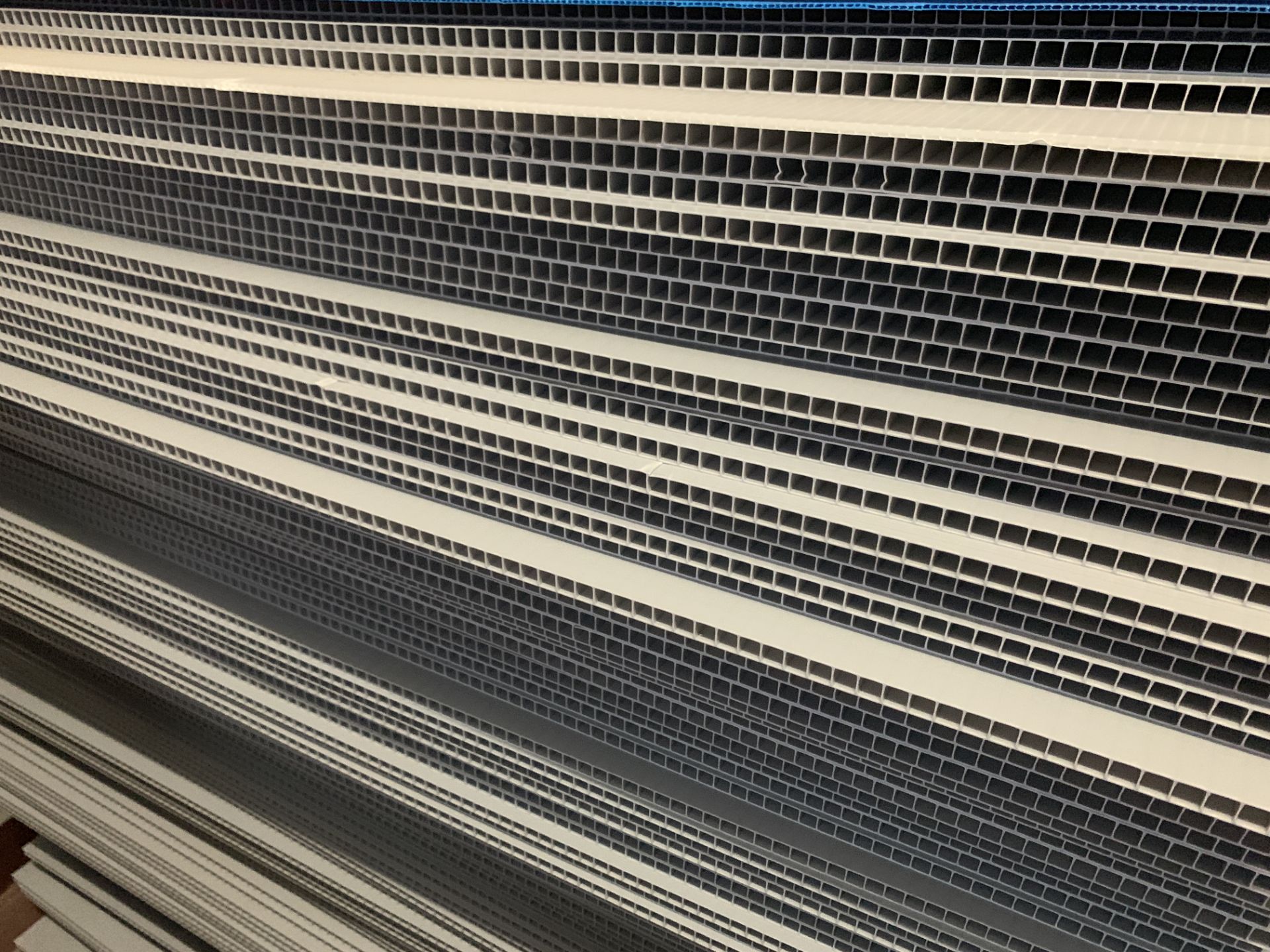 Lot of 250+ of 8'x4' Corrugated Plastic Sheets, Wholesale Value $10,000+ **Las Vegas Pick Up - Image 6 of 6