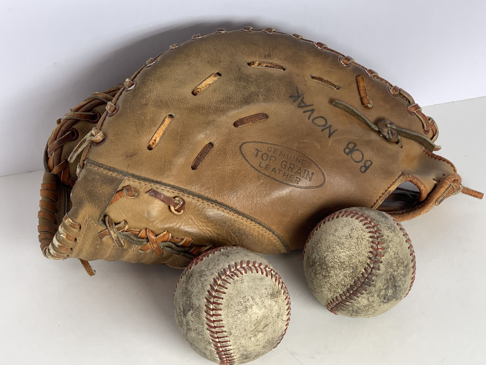 Vintage Baseball Glove and 2 Balls, Sports Memorabilia, Corsair Genuine Top Grain Leather - Image 2 of 6