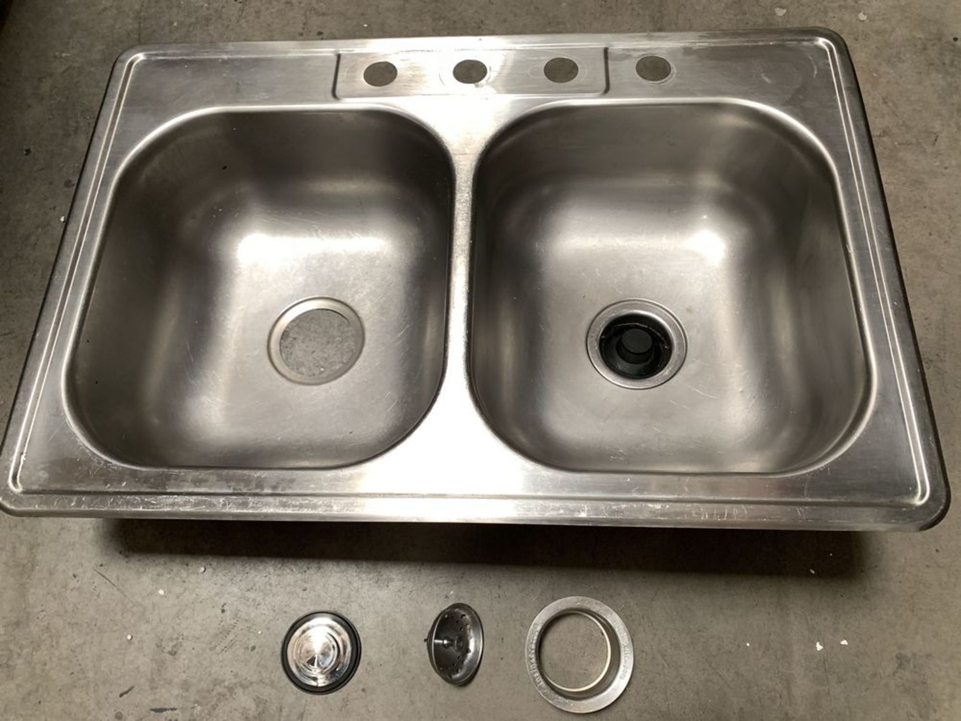Metal Kitchen Sink - Image 2 of 5