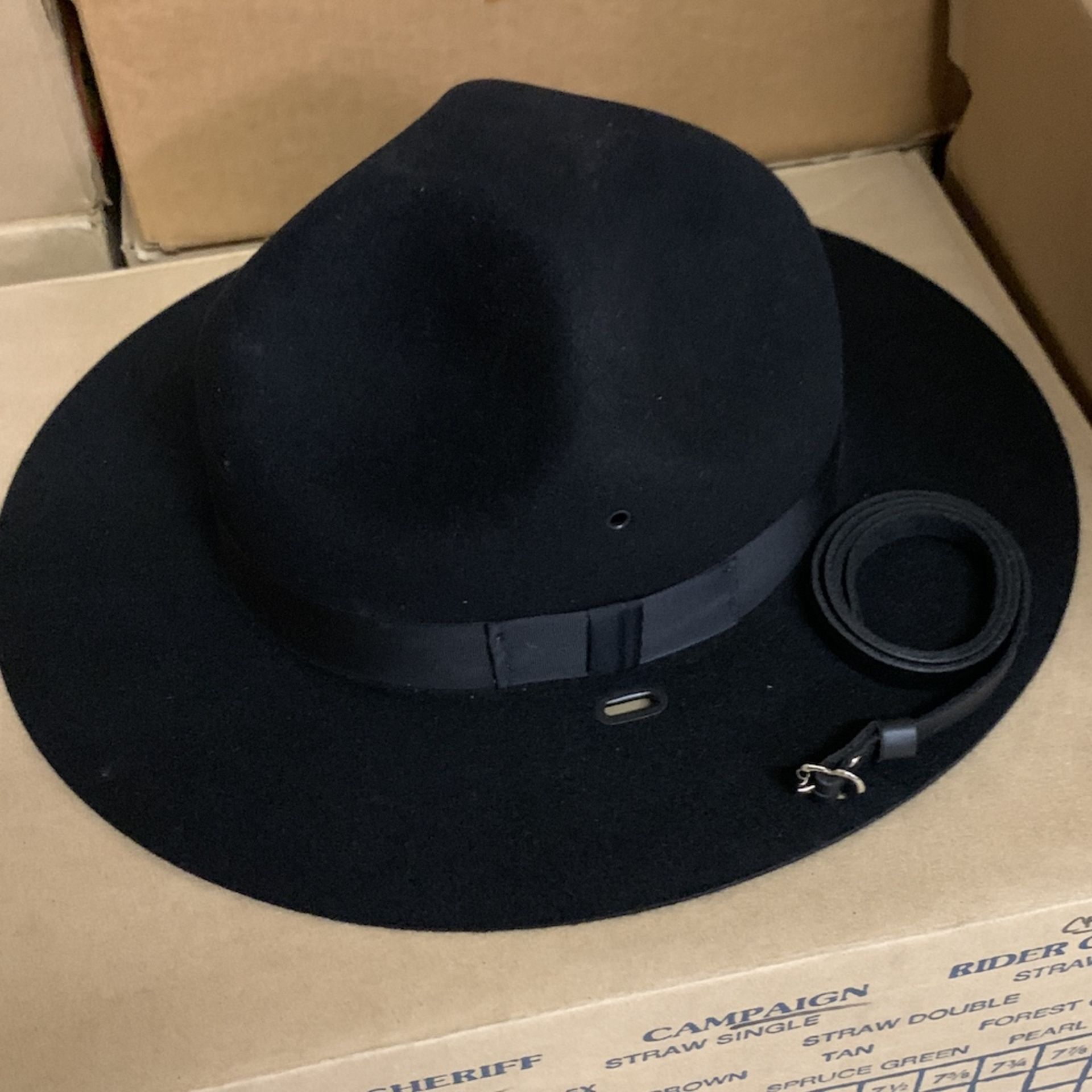 8 Campaign Uniform Hats, Black Straw Double The Lawman, and Flex-3X Beaver Quality, Various Sizes - Image 6 of 8